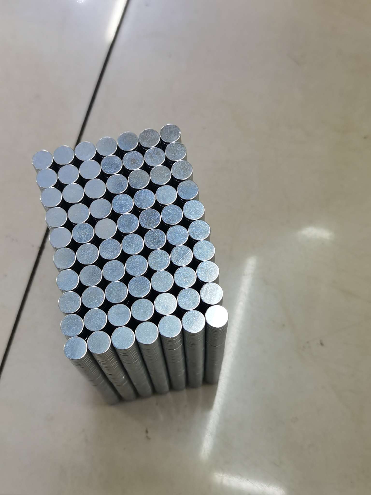 磁铁8x2mm锌细节图
