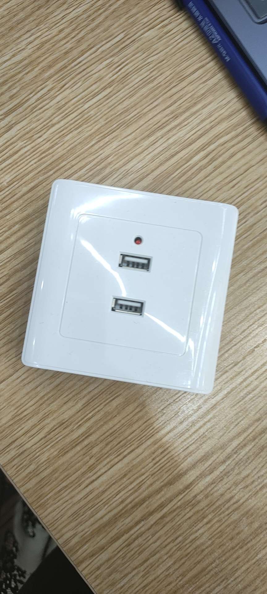 12V USB switch