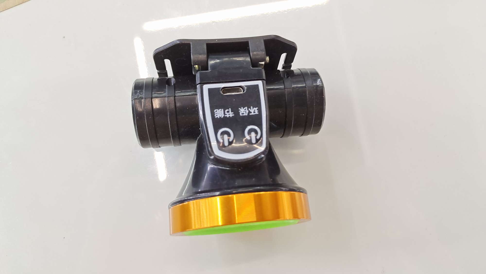 The 805 strong bald lamp is equipped with a built-in battery and USB charging detail image 2