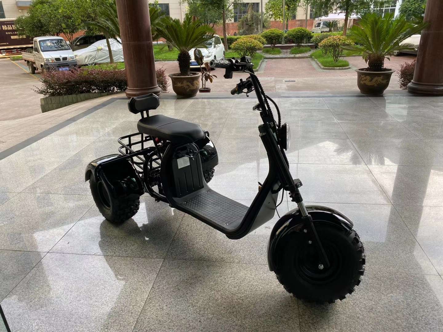 电动哈雷车代步车三轮哈雷黑色