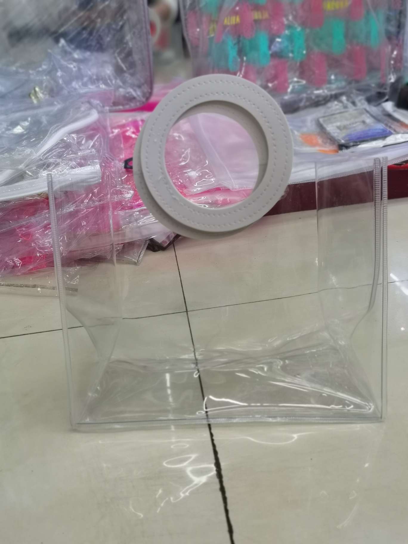 حقيبة مستحضرات التجميل 444.