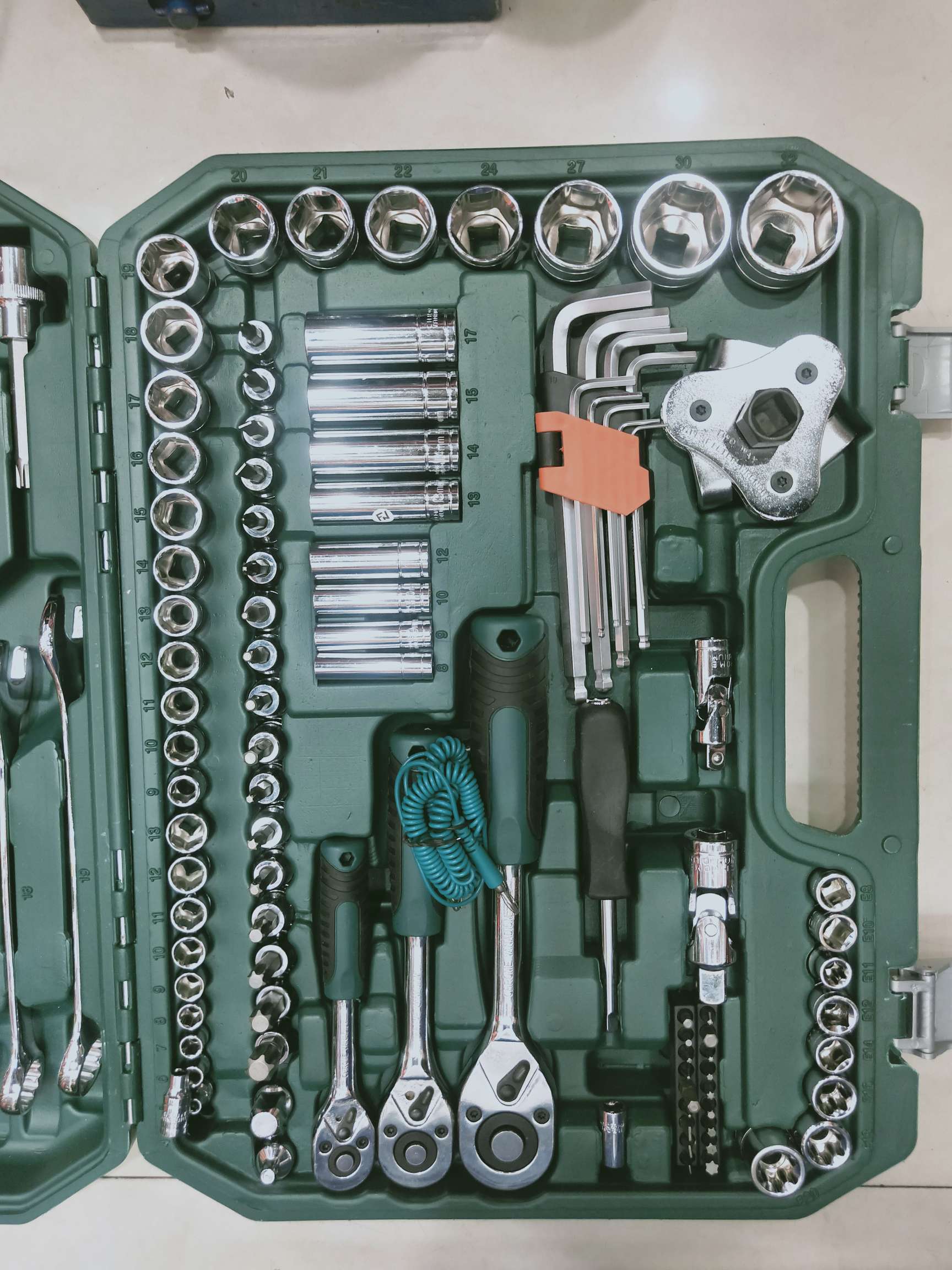 مجموعة إصلاح السيارات 121PC Application Scenario
