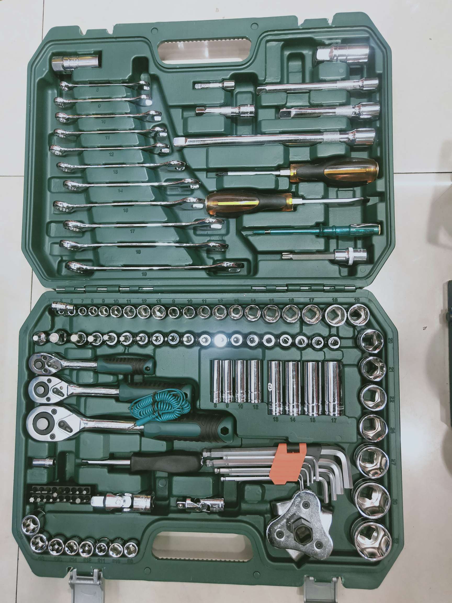121PC Auto repair set