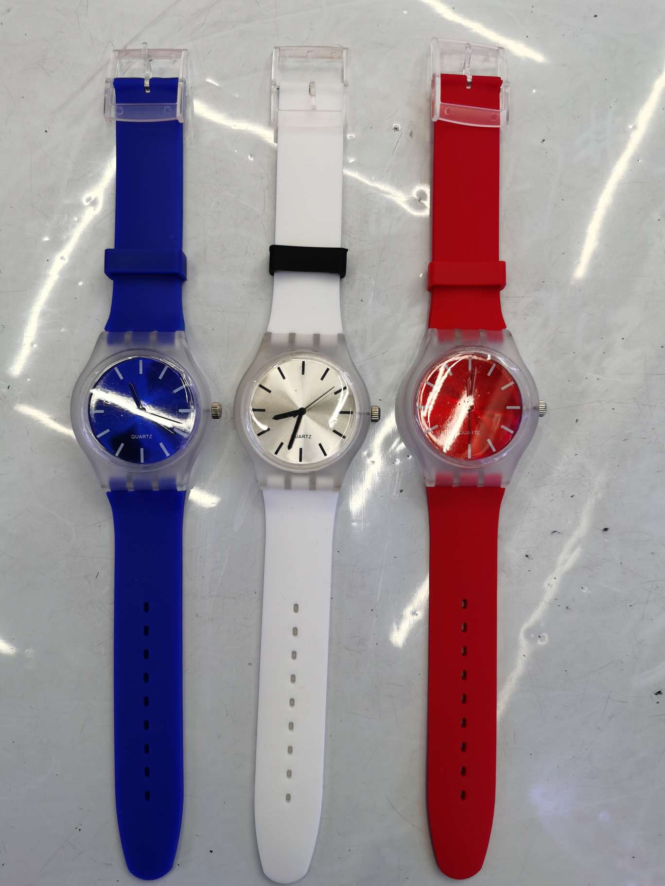 Plastic lightweight best-selling watches detail image 3