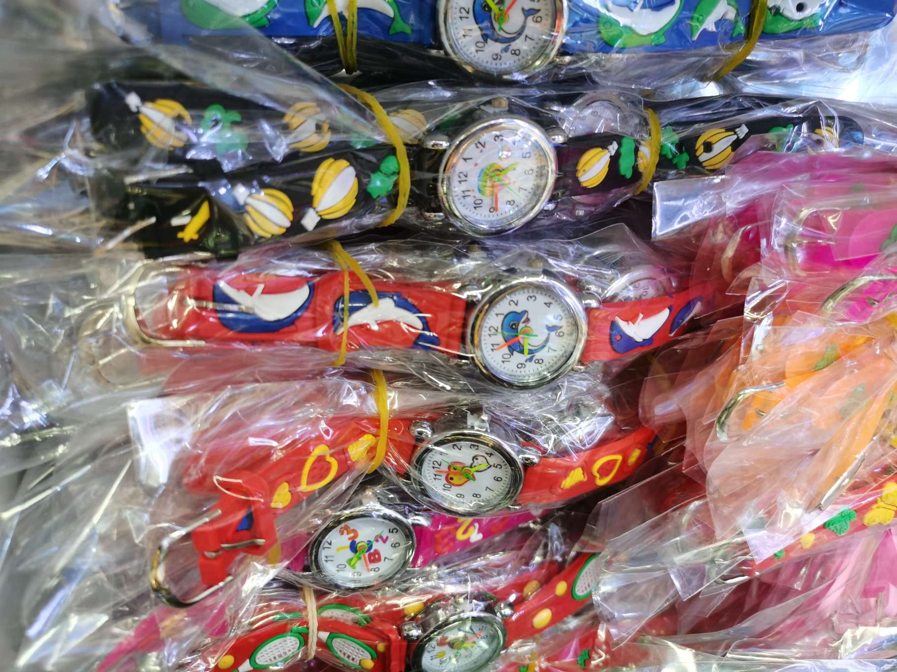 The plastic cartoon watch has exploded Specification image