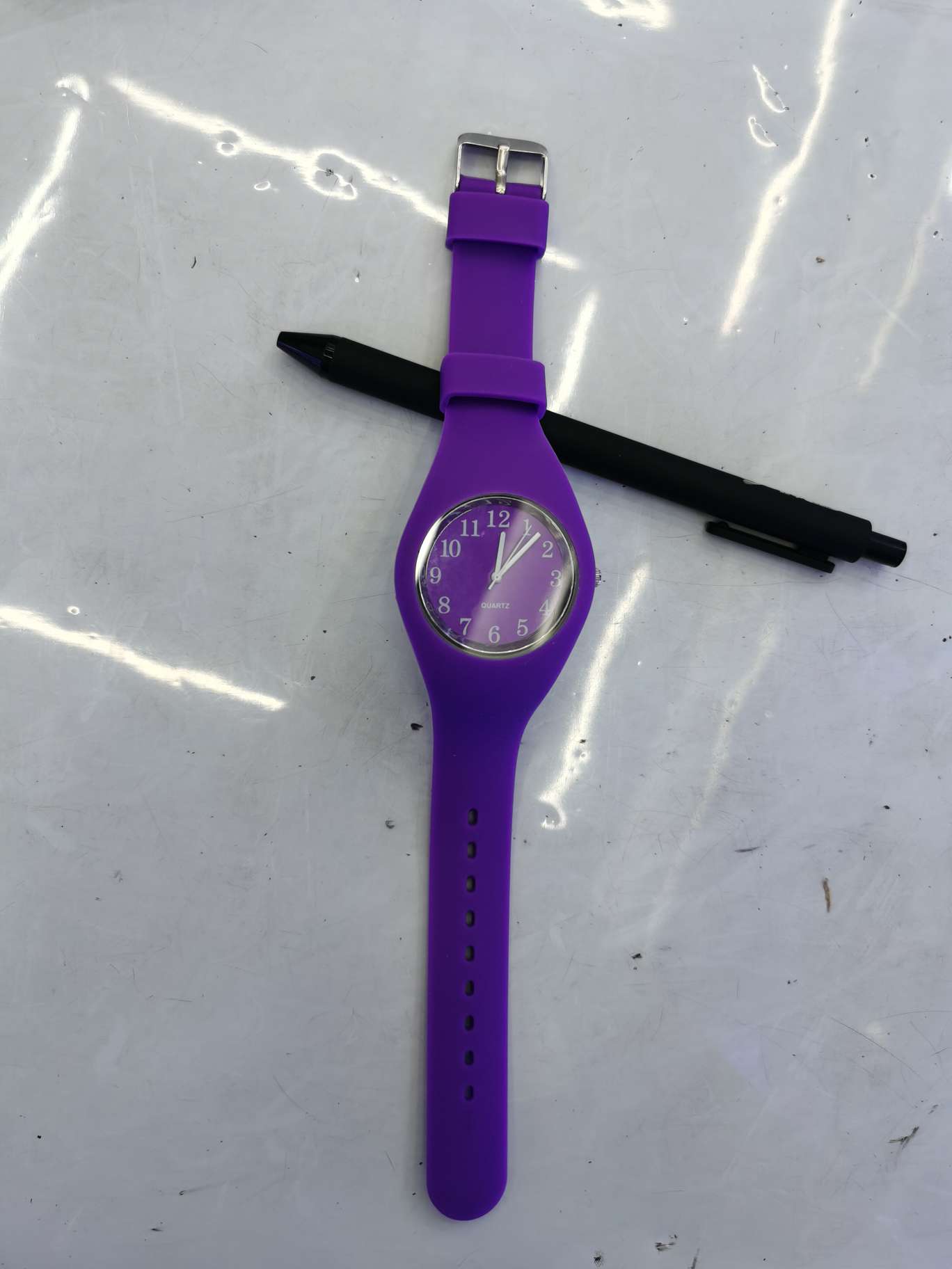 Silicone watches are ultra-thin details Picture