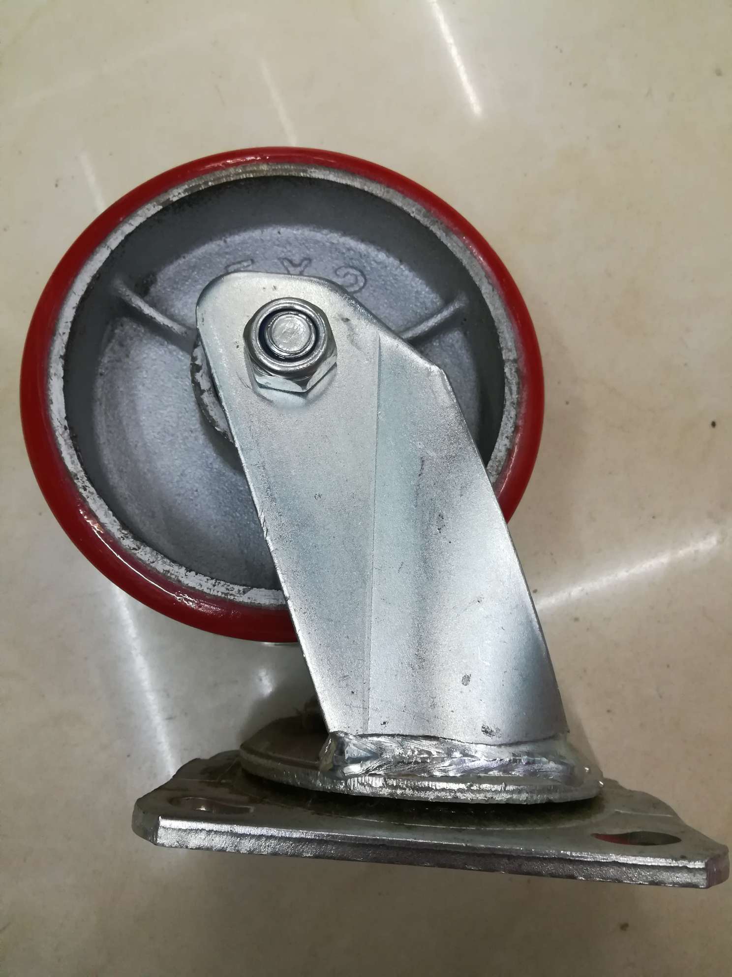 Heavy-duty iron core polyurethane wheels with flat bottom movement