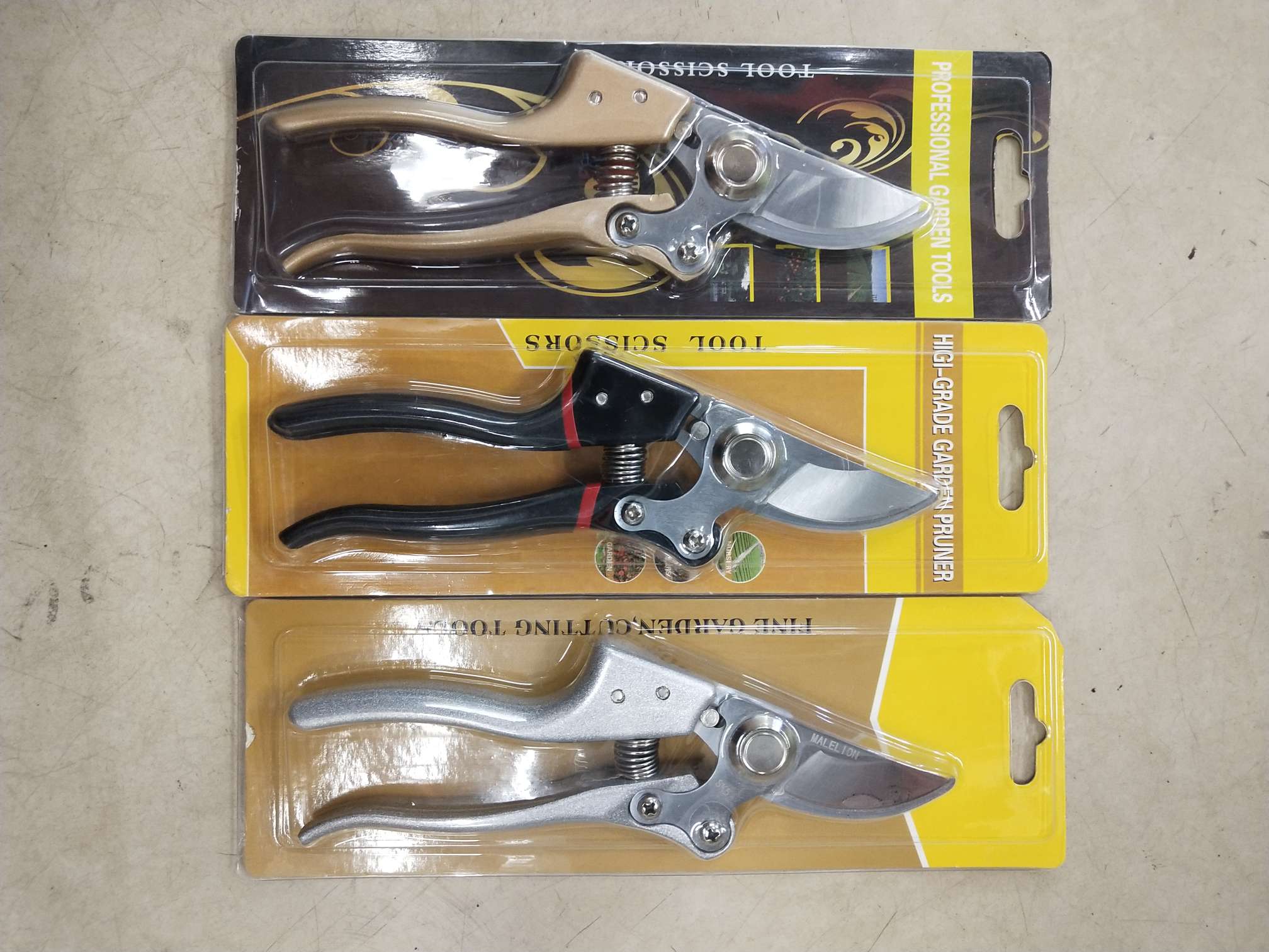 V11 scissors thumbnail