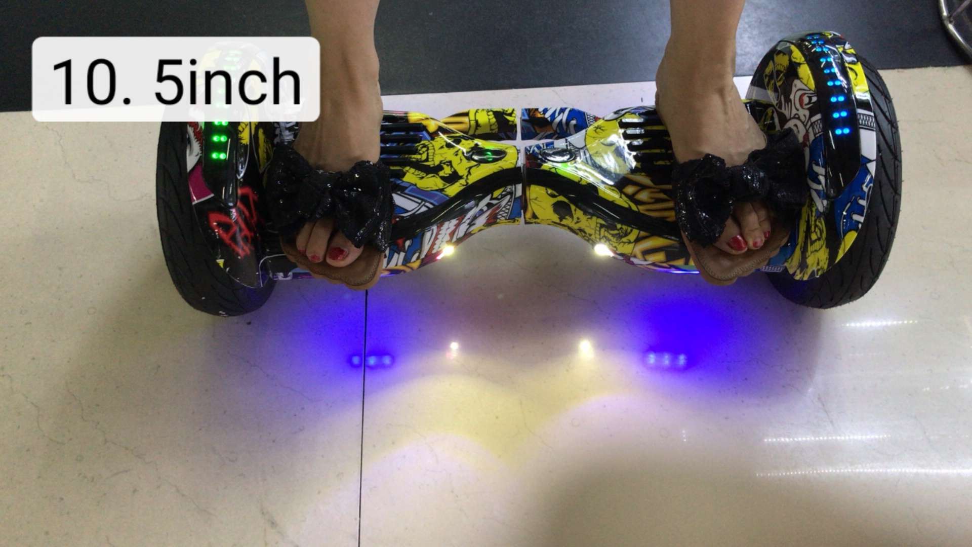 厂家直销平衡车电动车滑板车扭扭车代步车运动休闲大斑马10寸