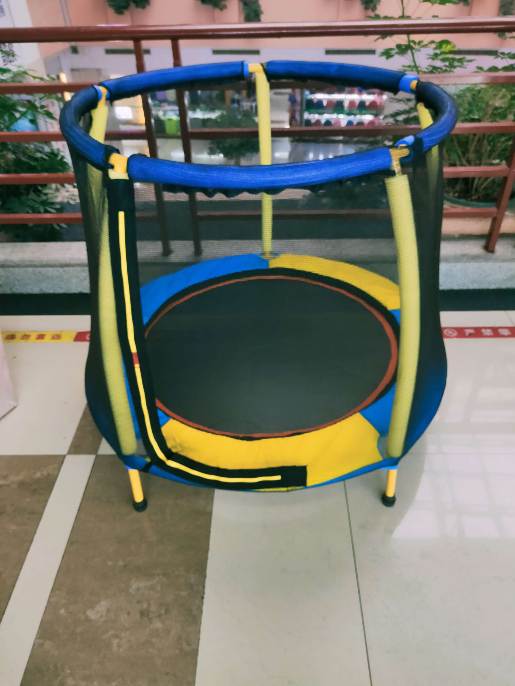 蹦蹦床，跳床产品图