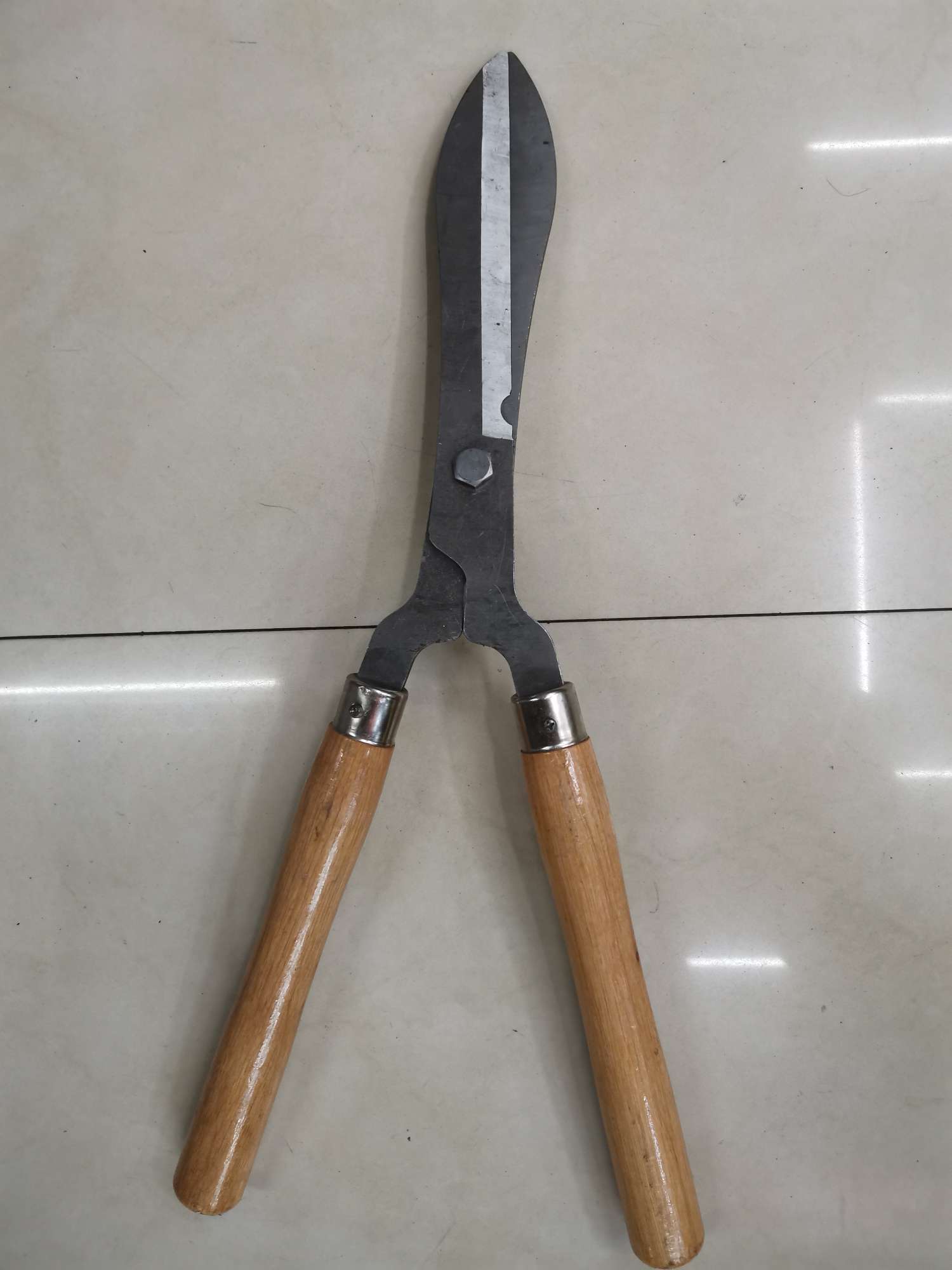 Wooden-handled pruning shears