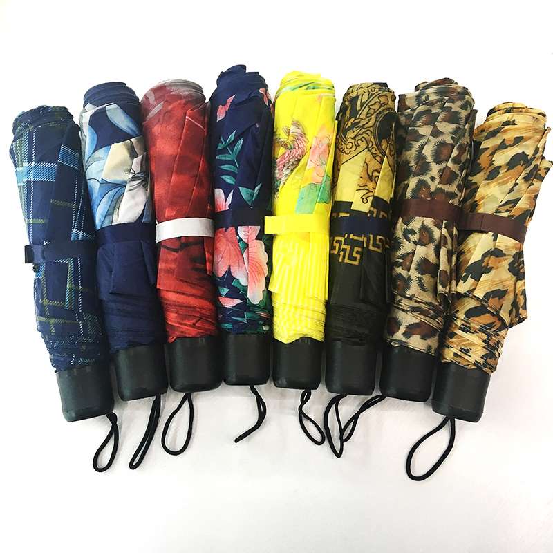 Three-fold ultra-mini folding umbrella