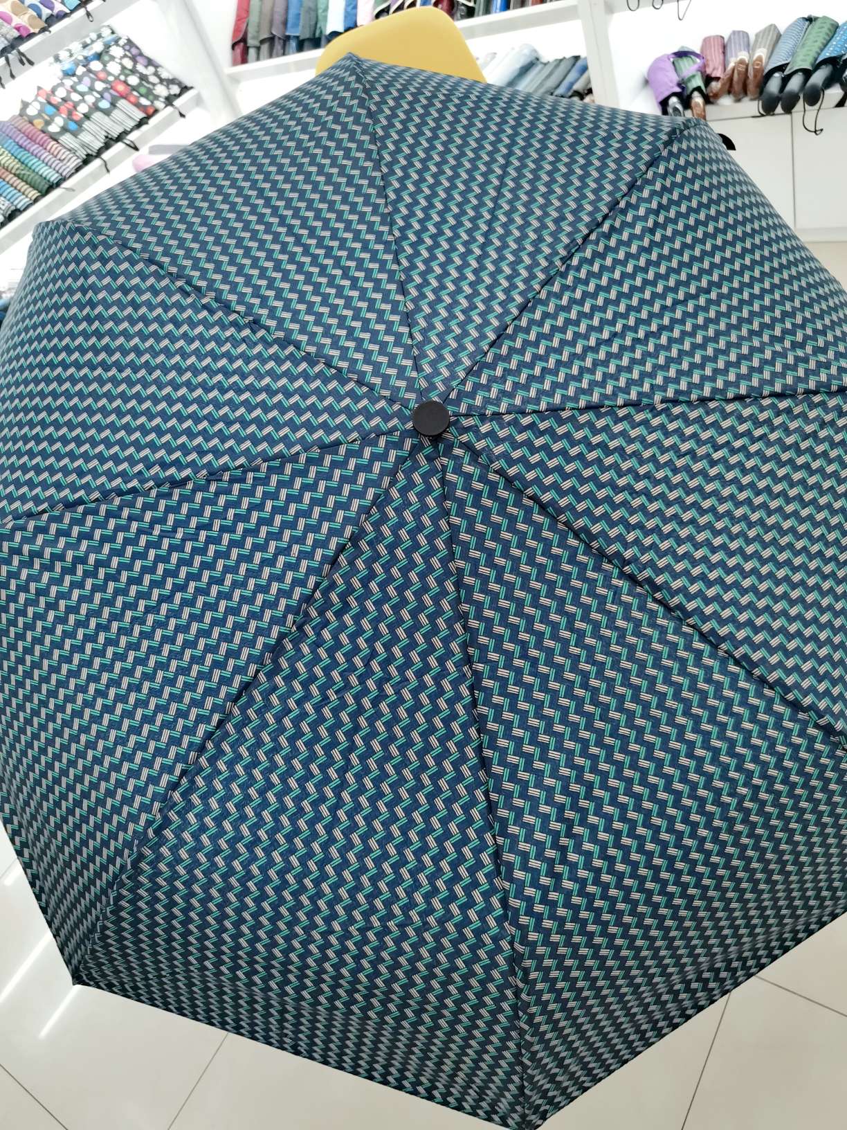 The classic color of the three-fold and a half automatic men's business umbrella undefined