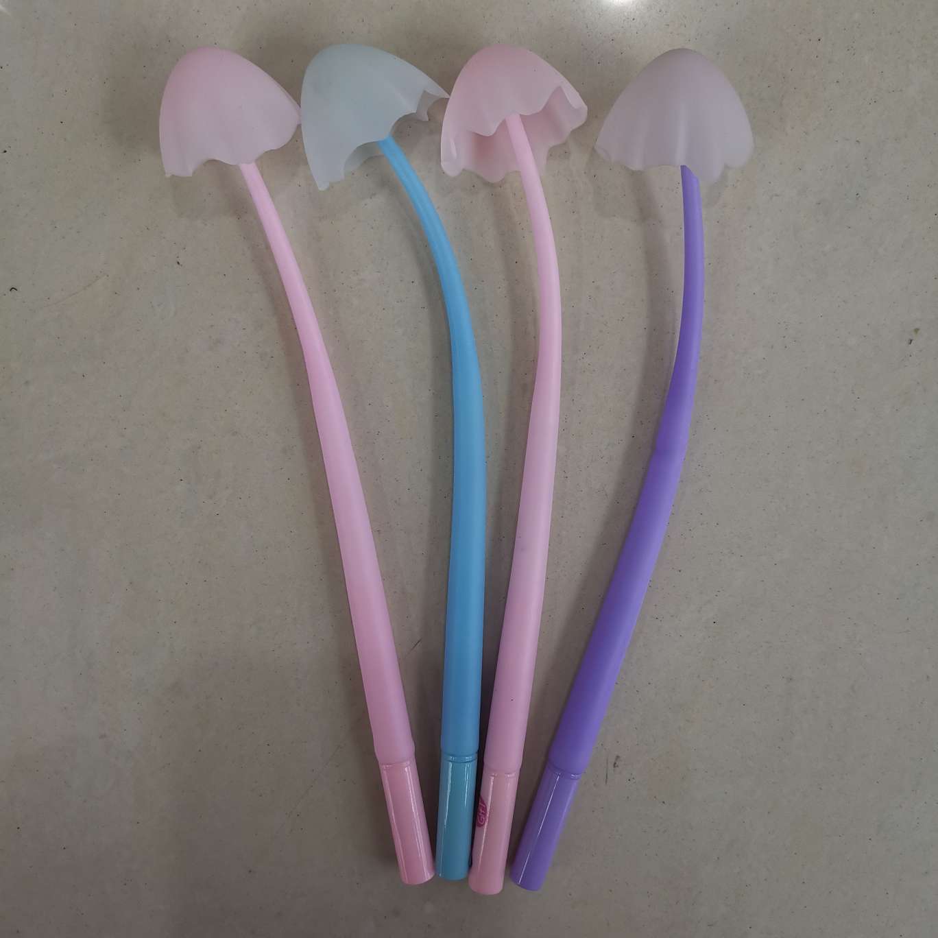 Color-changing mushroom soft rubber pen detail image 3