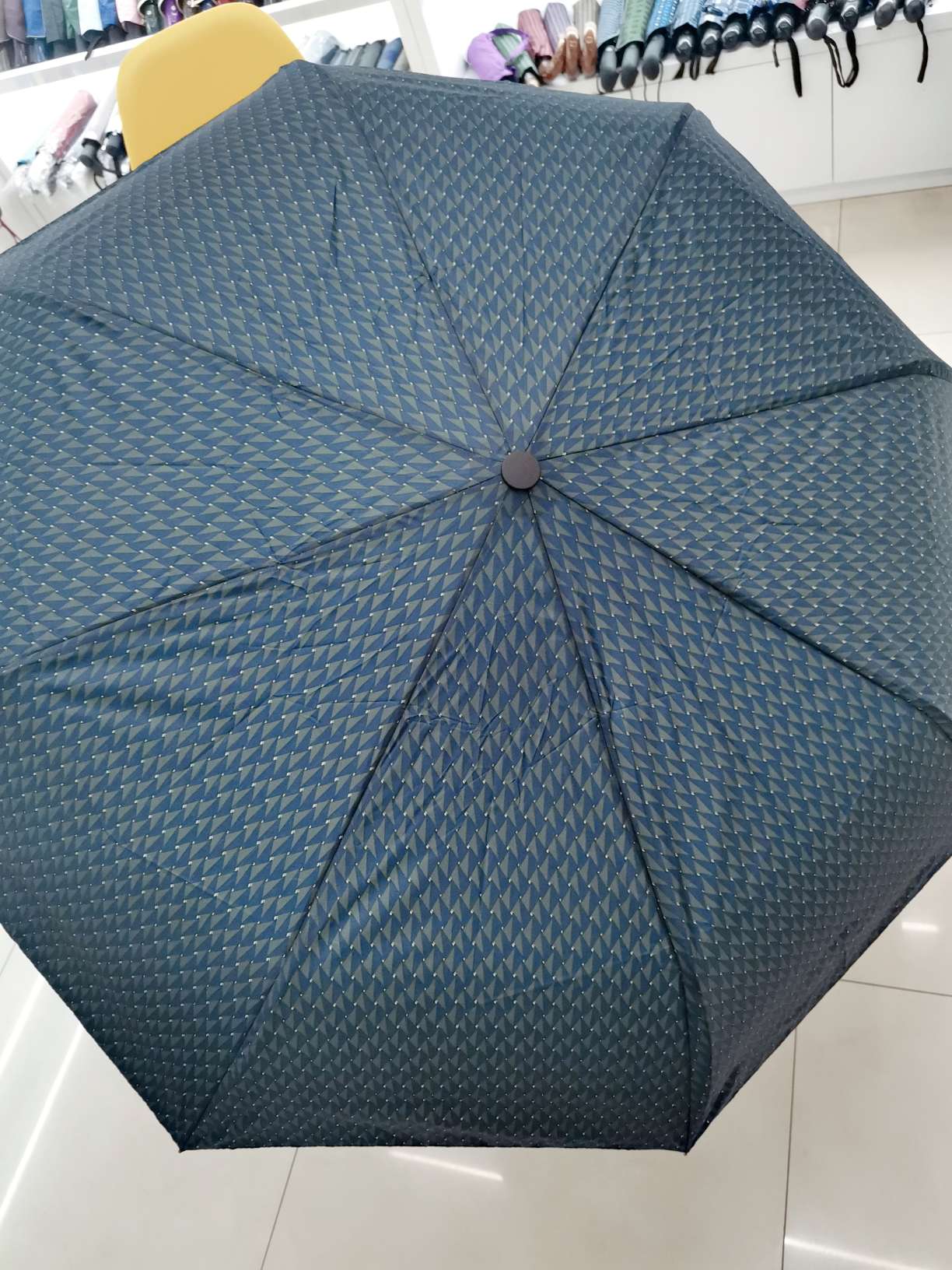The classic color of the three-fold and a half automatic men's business umbrella undefined