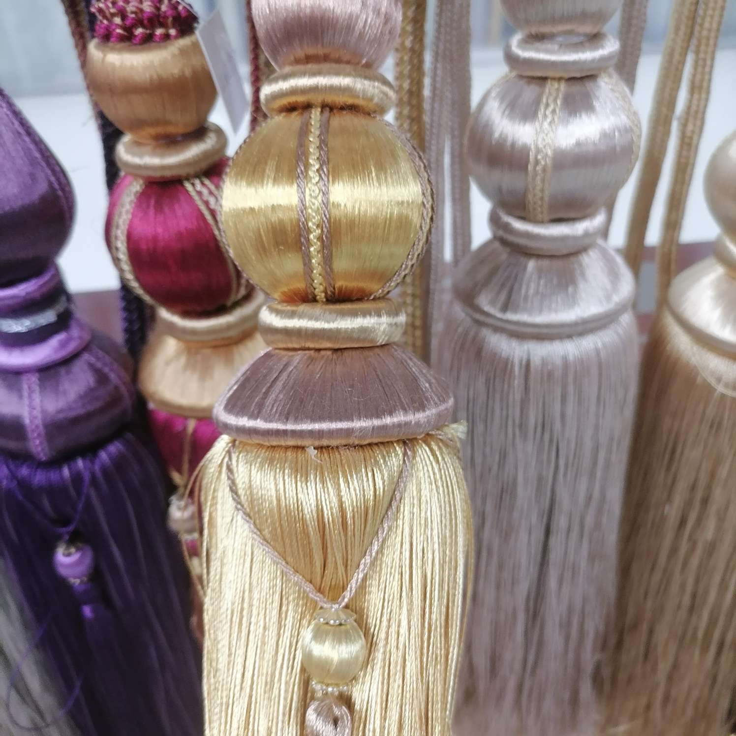 New style factory direct sales, retail and wholesale. We can mail the curtain hanging balls and straps in gold