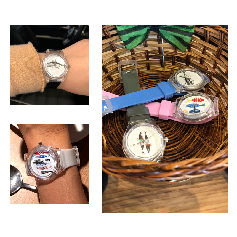 Korean-style simple transparent case watch, creative Fish series ladies' wristwatch, plastic watch for girls, students and children Application Scenario