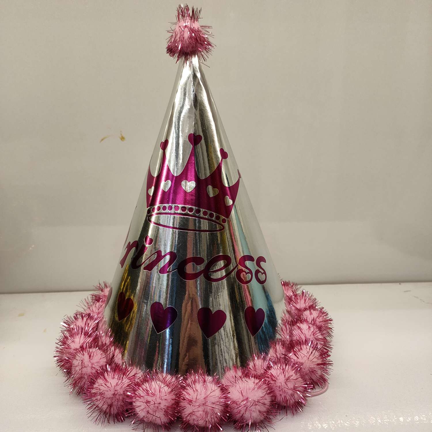 Happy Birthday party! Disposable hats for decoration, party triangle hats, golden scallion hats, gilded ball hats, birthday hats, festival hats in stock and wholesale. 1 details Picture