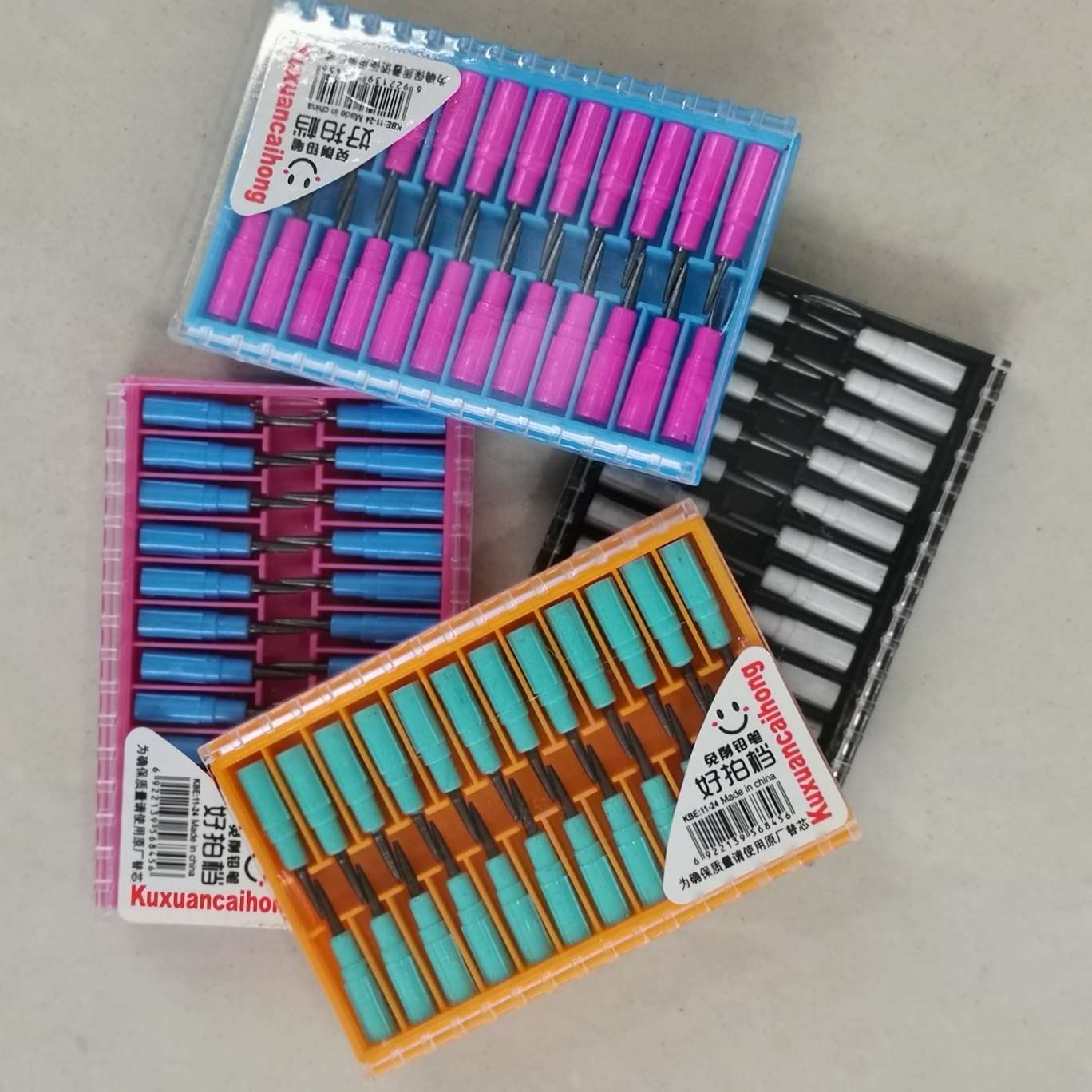Egg - laying pencil refills