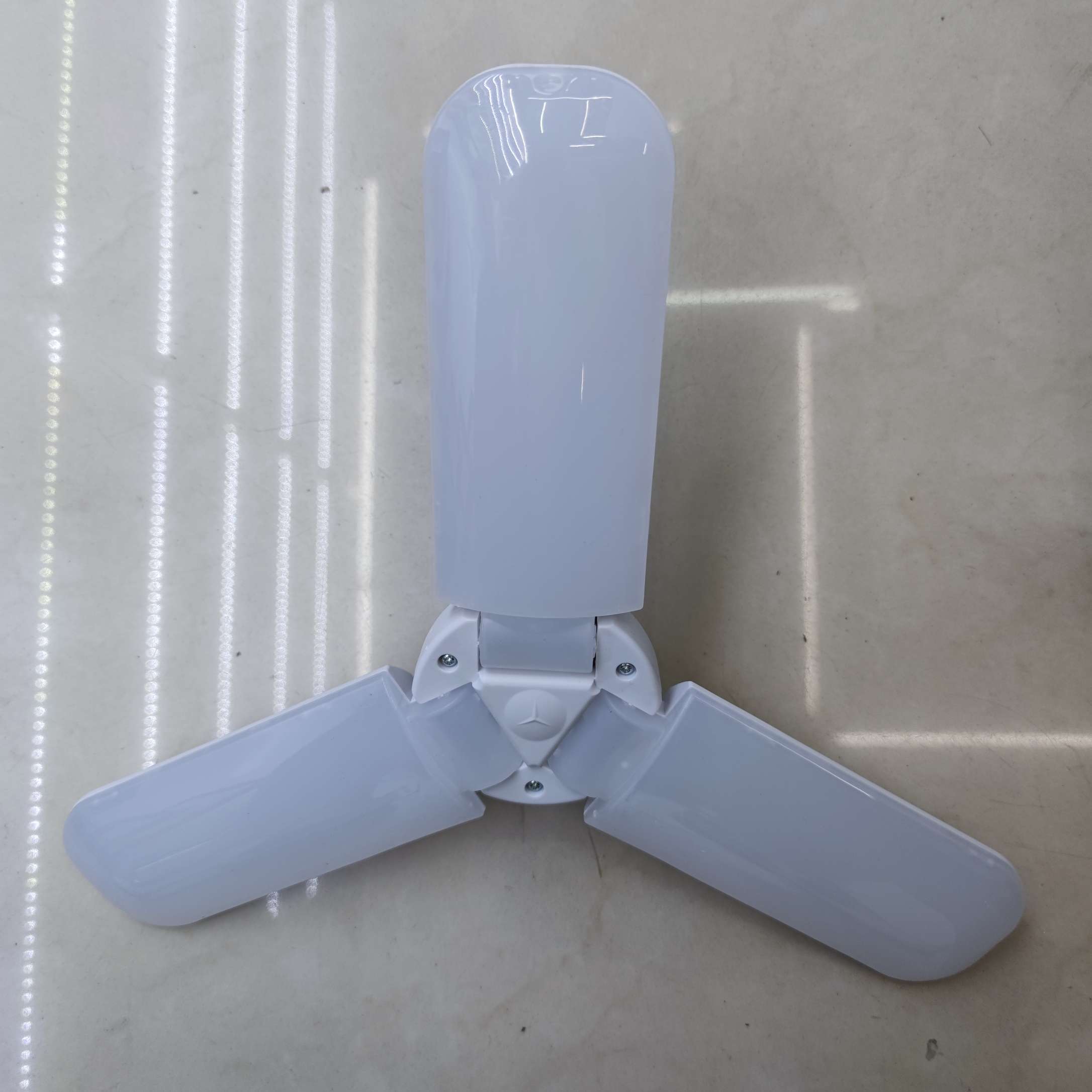 厂家直销灯饰照明三叶灯36W