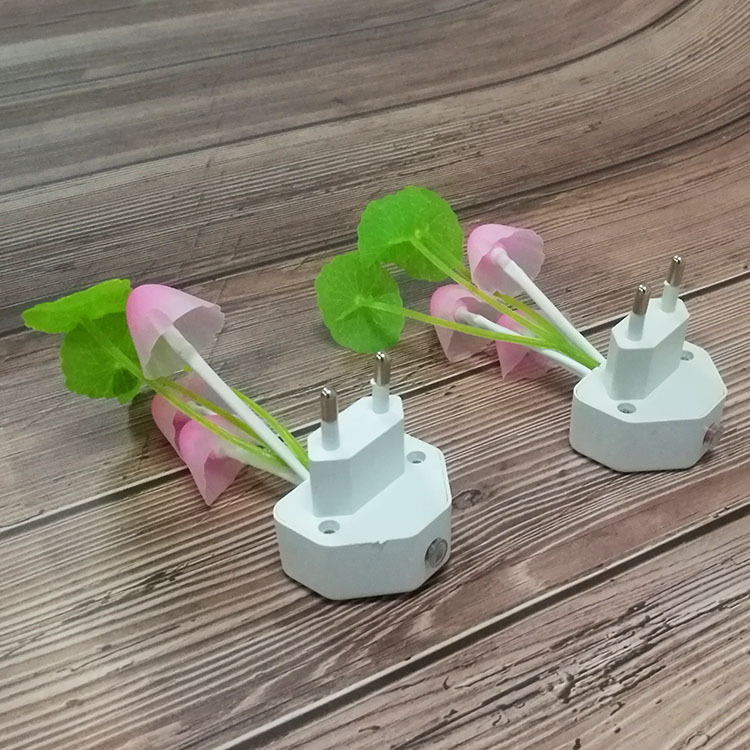 跨境爆款光控梦幻蘑菇led小夜灯插电 night light床头 水草三角荷叶小夜灯详情图6