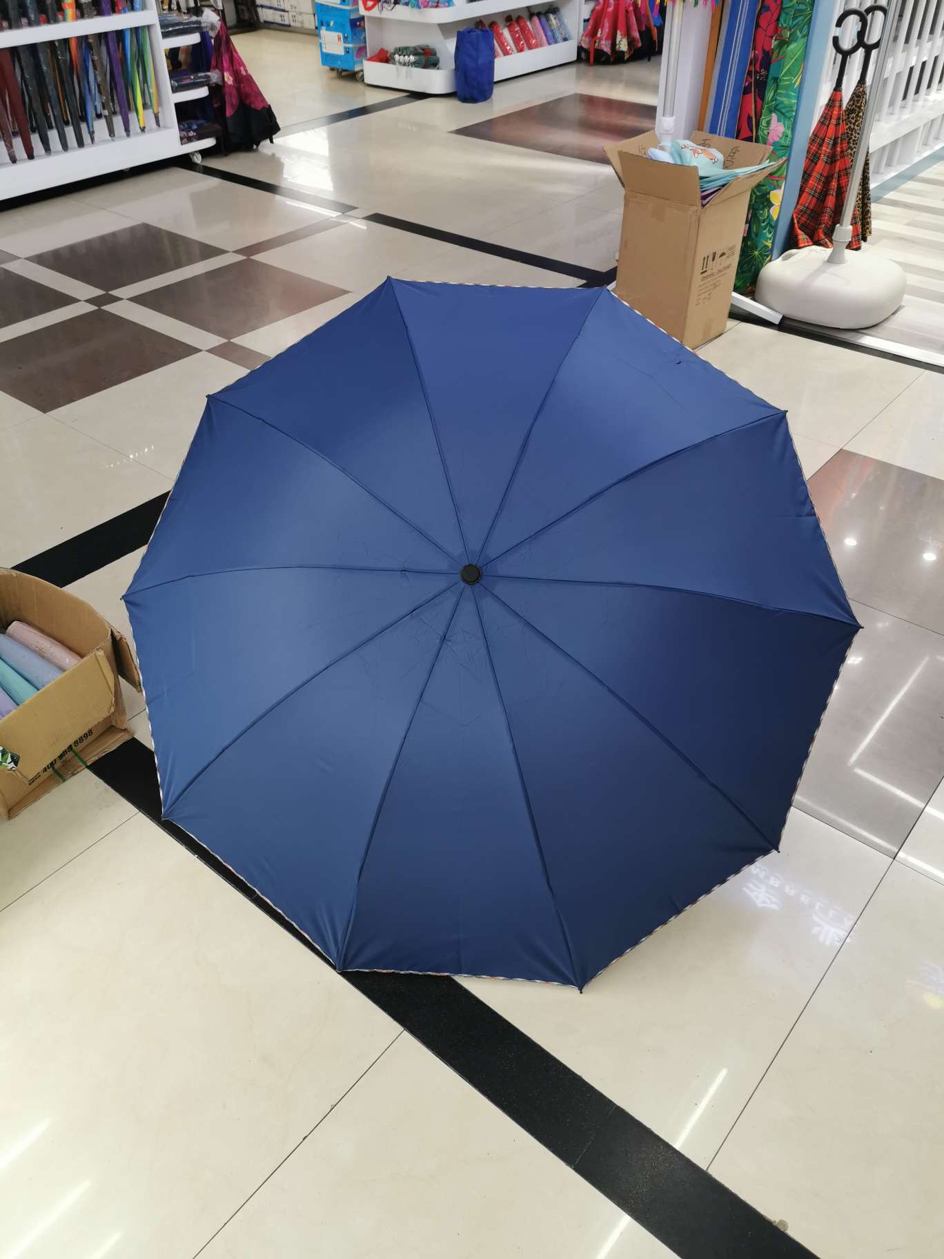 In-stock 63.5*10k black vinyl sunshade umbrella, all-weather and all-weather, UV-resistant advertising umbrella, gift umbrella, can be printed with logo detail image 4