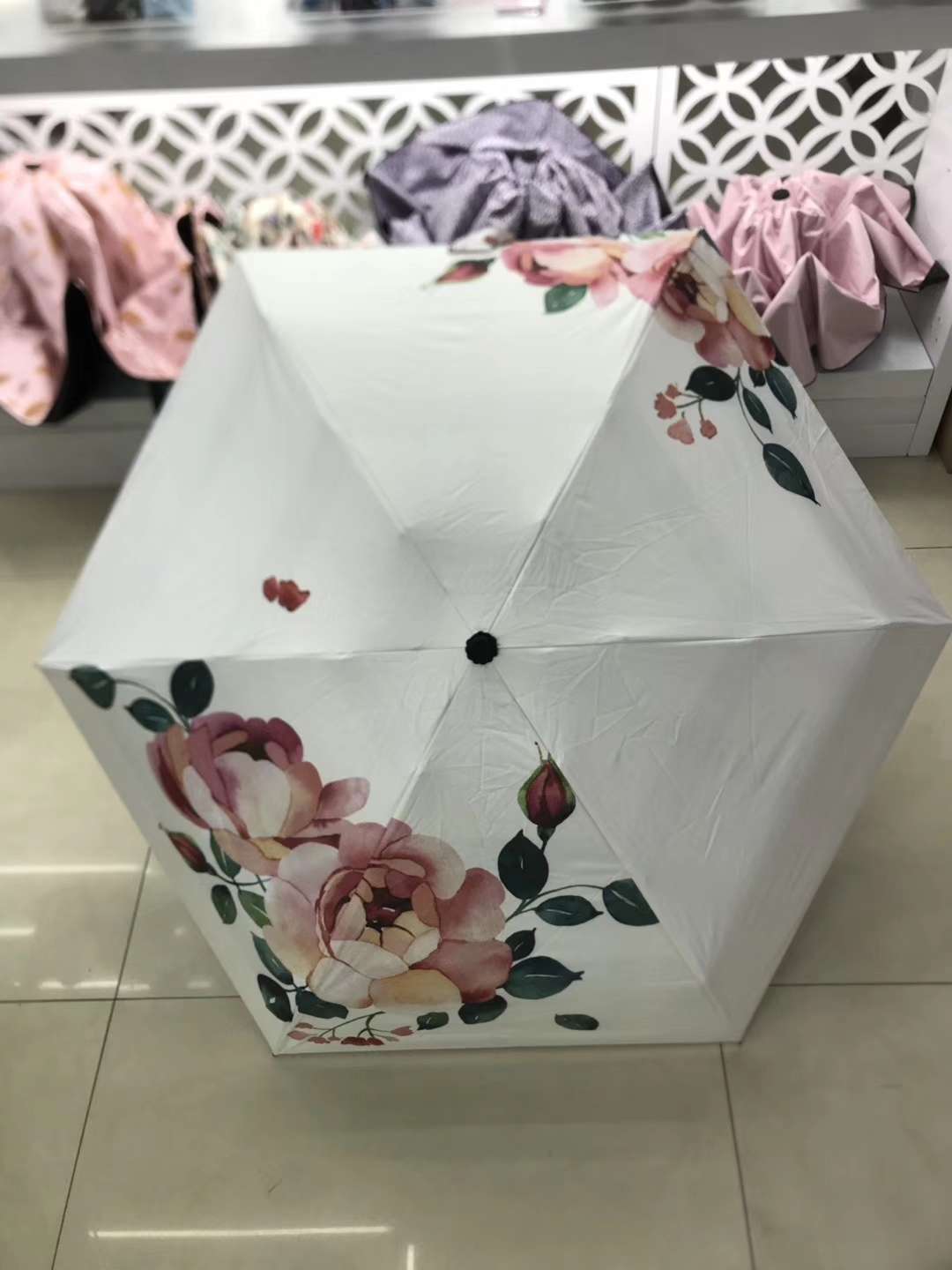 Factory direct sales, 50% off 6k black rubber sun protection umbrella, pocket umbrella bag, bag umbrella, capsule umbrella, UV protection, all-weather umbrella undefined