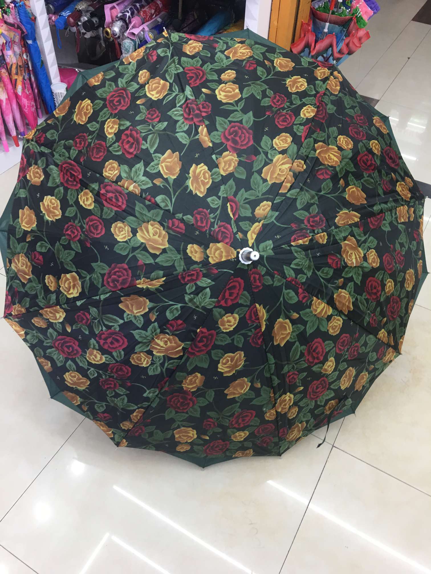 60 cm 16-page double-layer polyester floral fabric is a popular export product, simple and fashionable. 1 pic 1