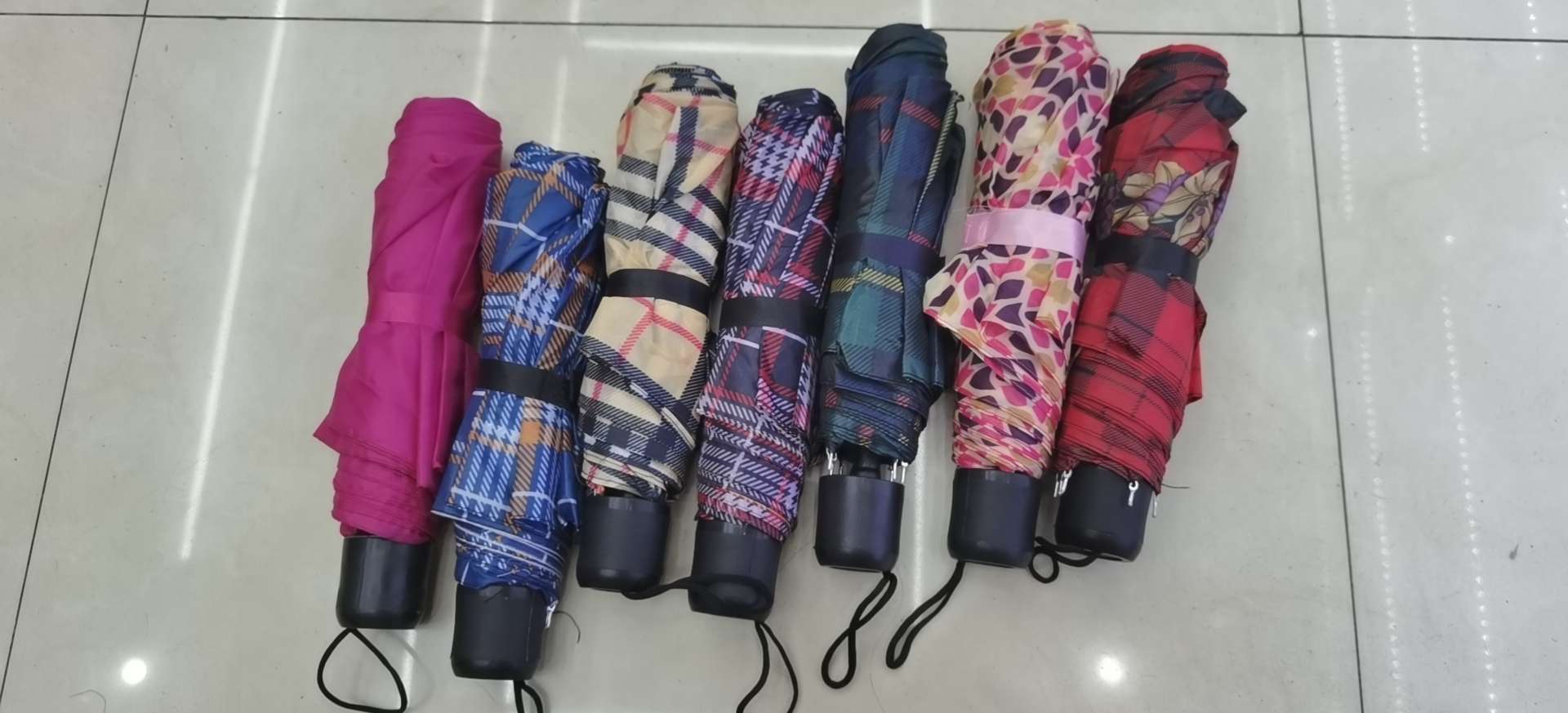 53 cm 8k polyester folding umbrella, super mini, with multiple colors to choose from and print mixed colors Specification image