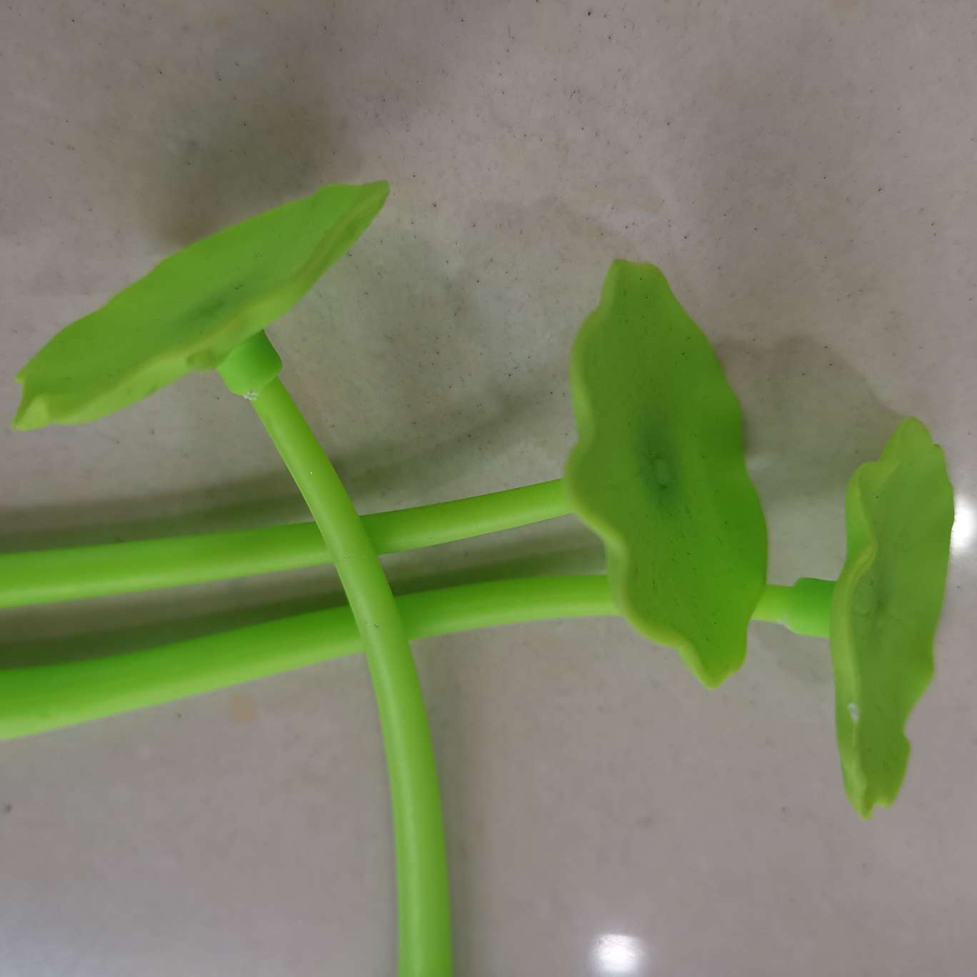 Simulated lotus leaf-shaped ballpoint pen