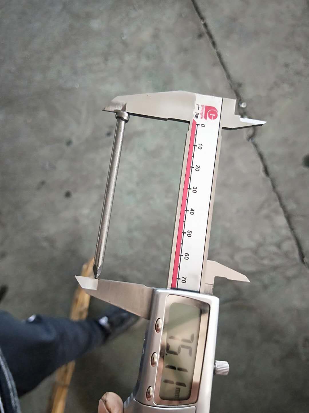 Redron headless stud stud