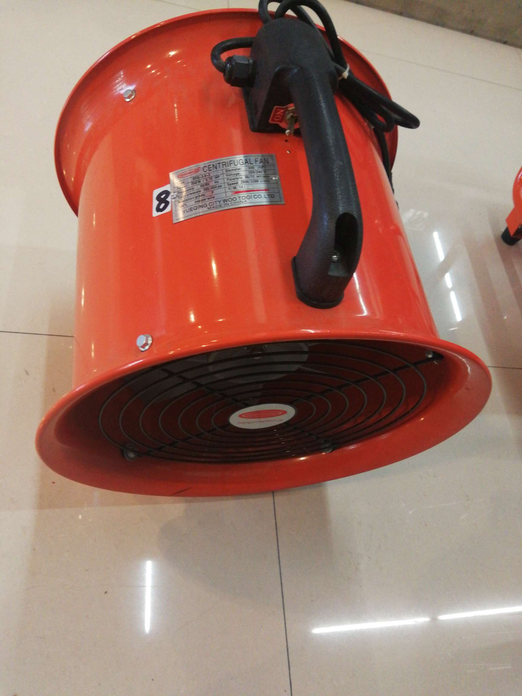 低噪声轴流式风机手提风机产品图