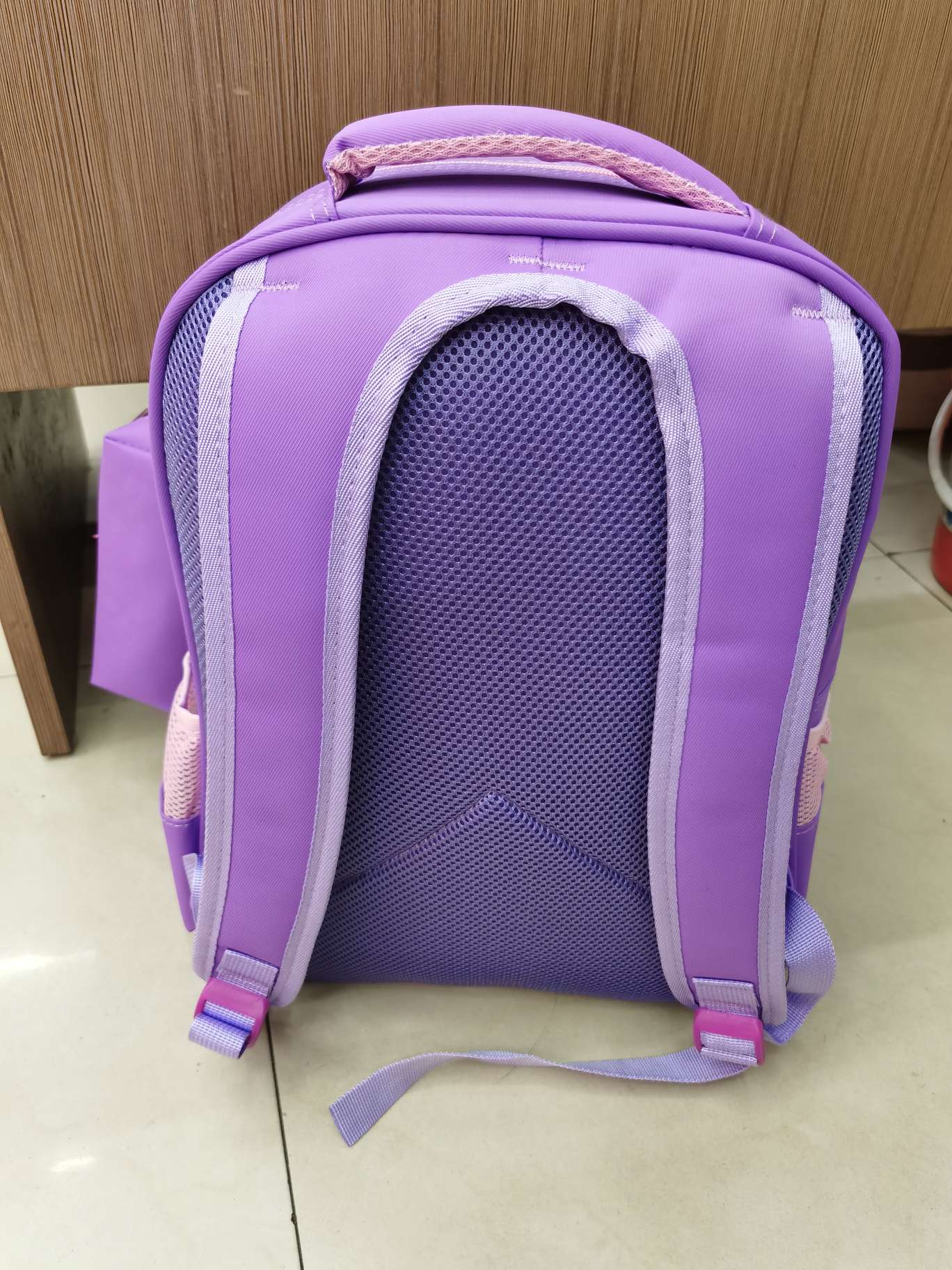 16-Inch Two-Piece Set With Pen Case details Picture