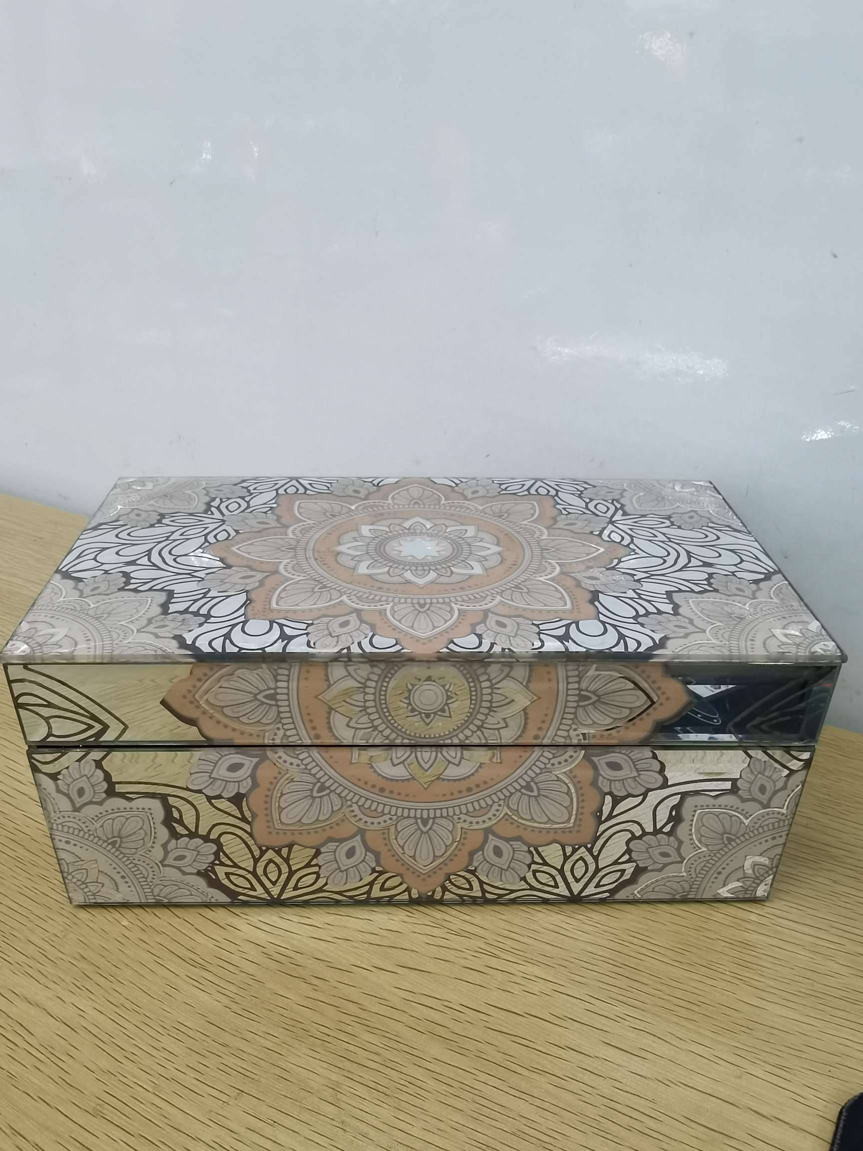 首饰盒白底实物图