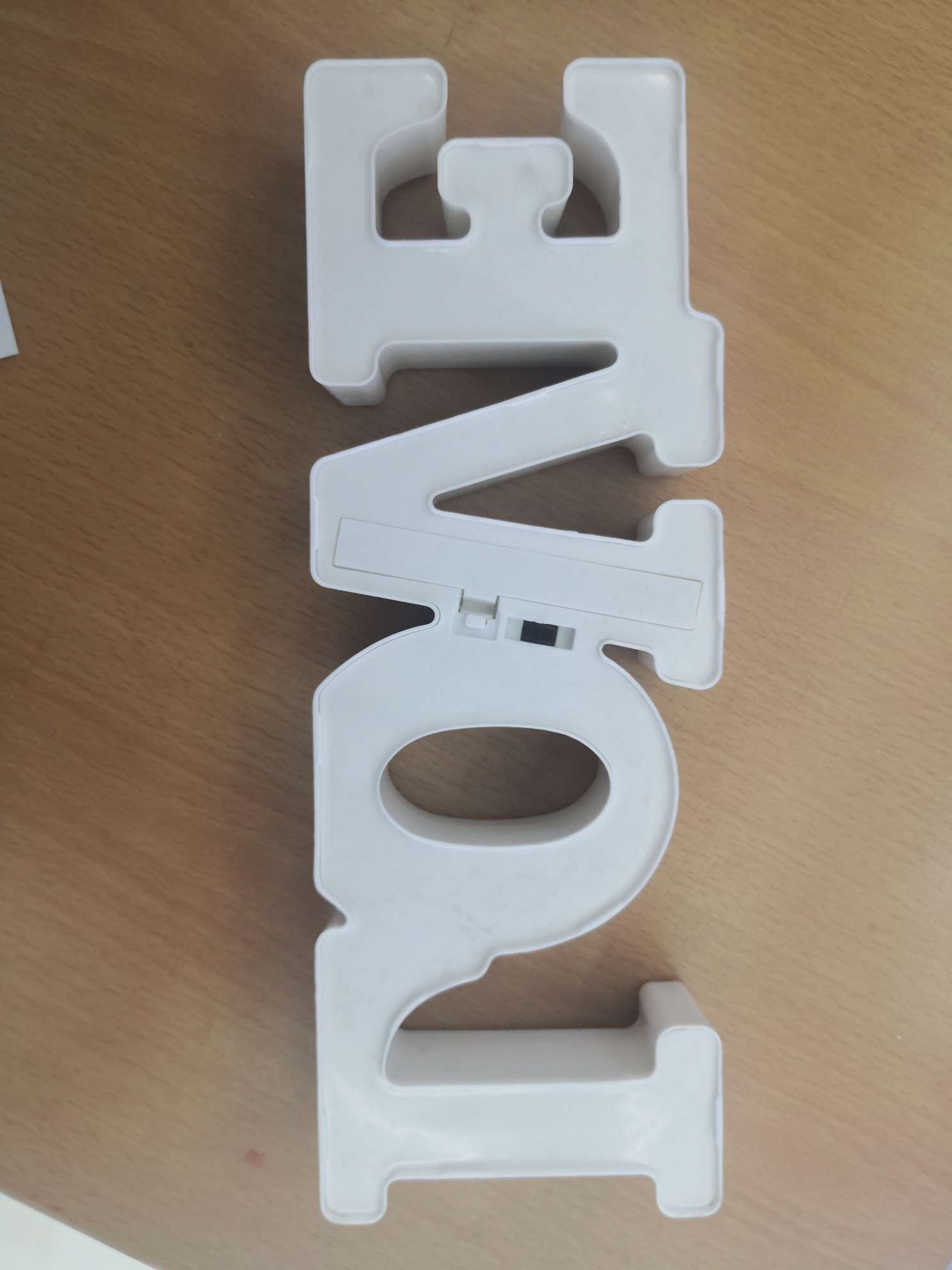 led连体字母镀金LOVE灯白底实物图