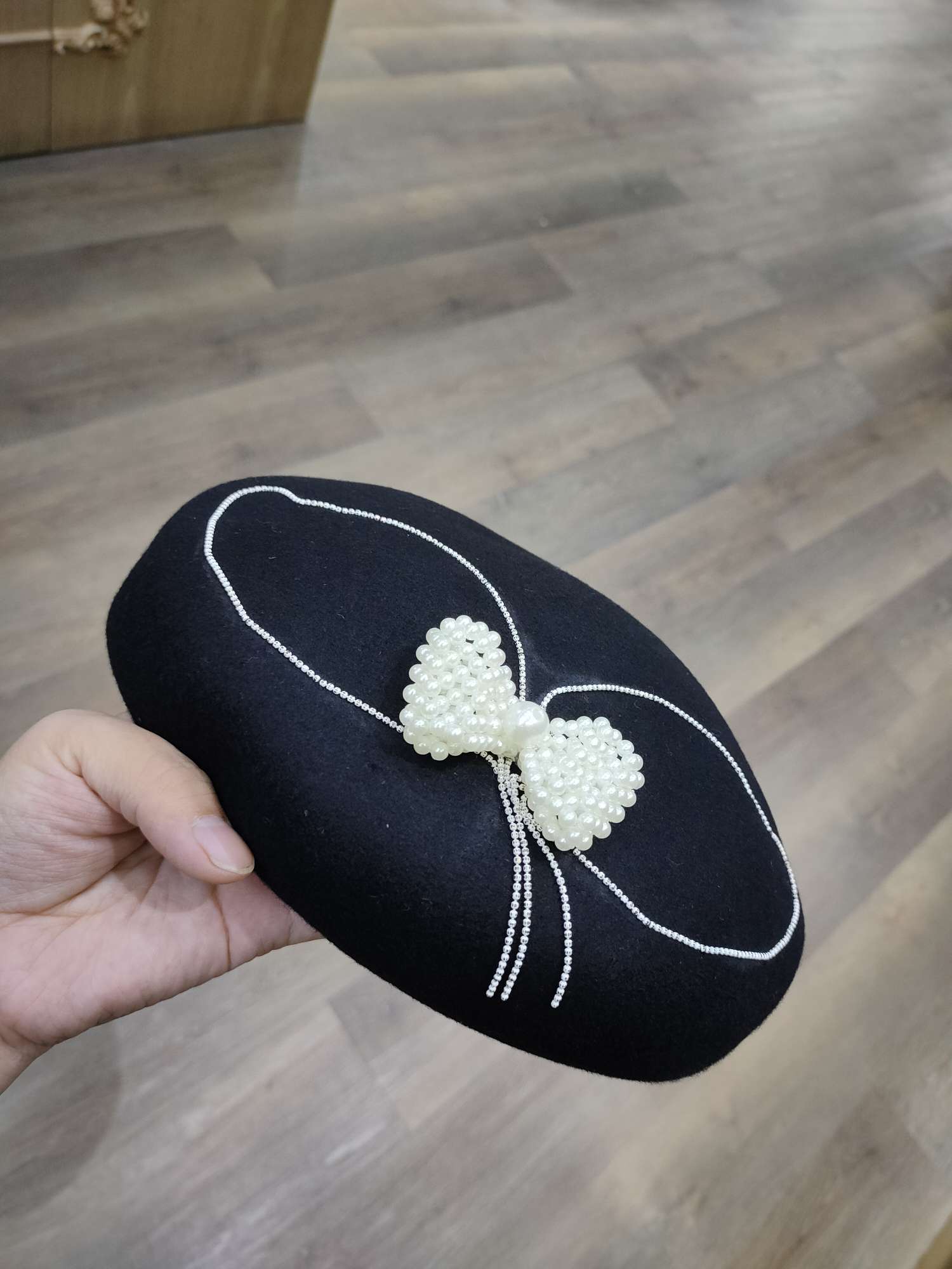iu's black woolen bud hat, the same as that of a South Korean star details Picture