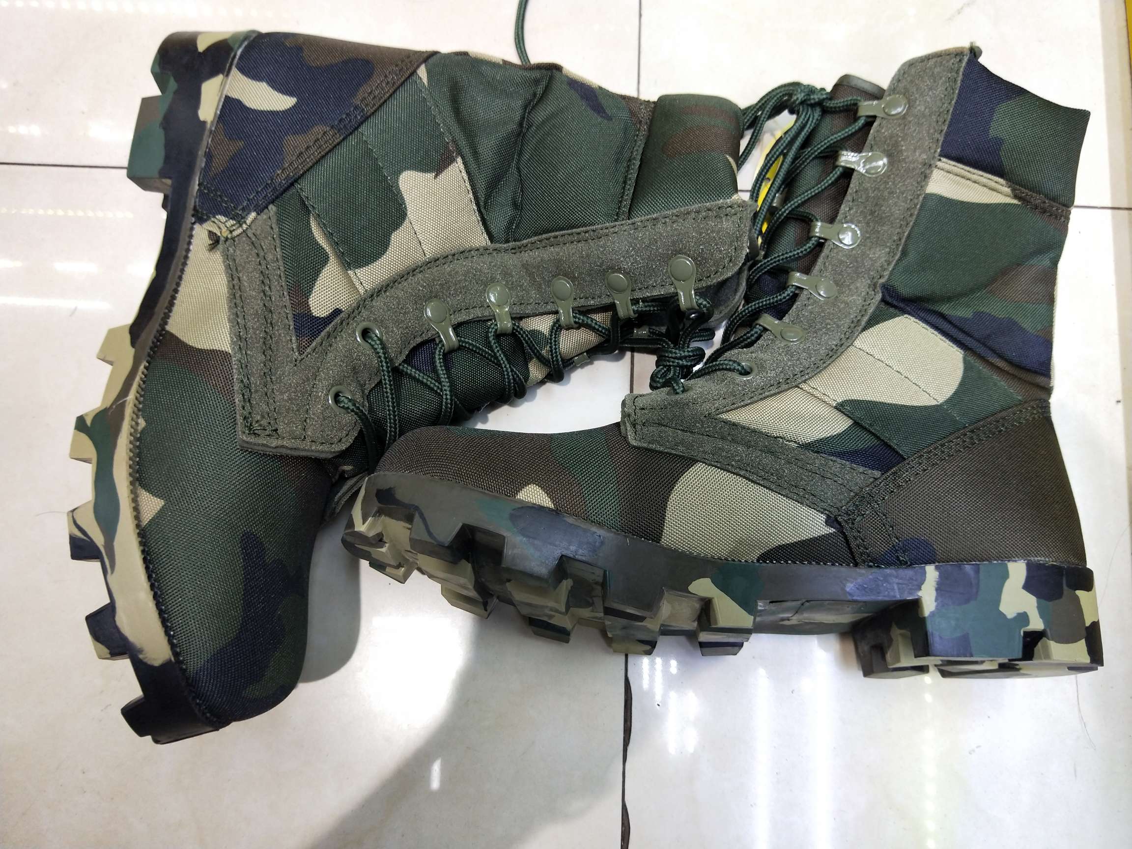 Military boots Panama detail image 2