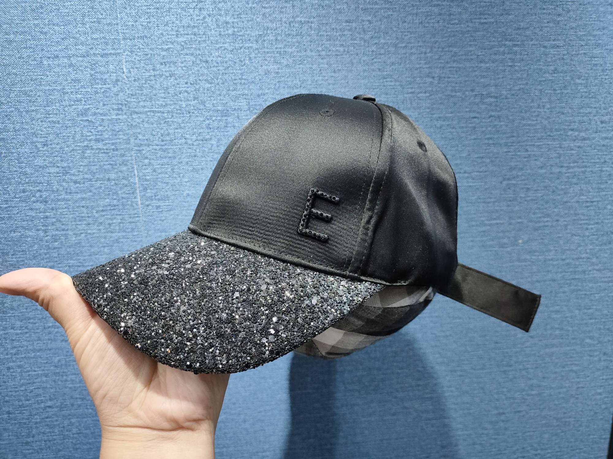 A baseball cap with diamonds detail image 4