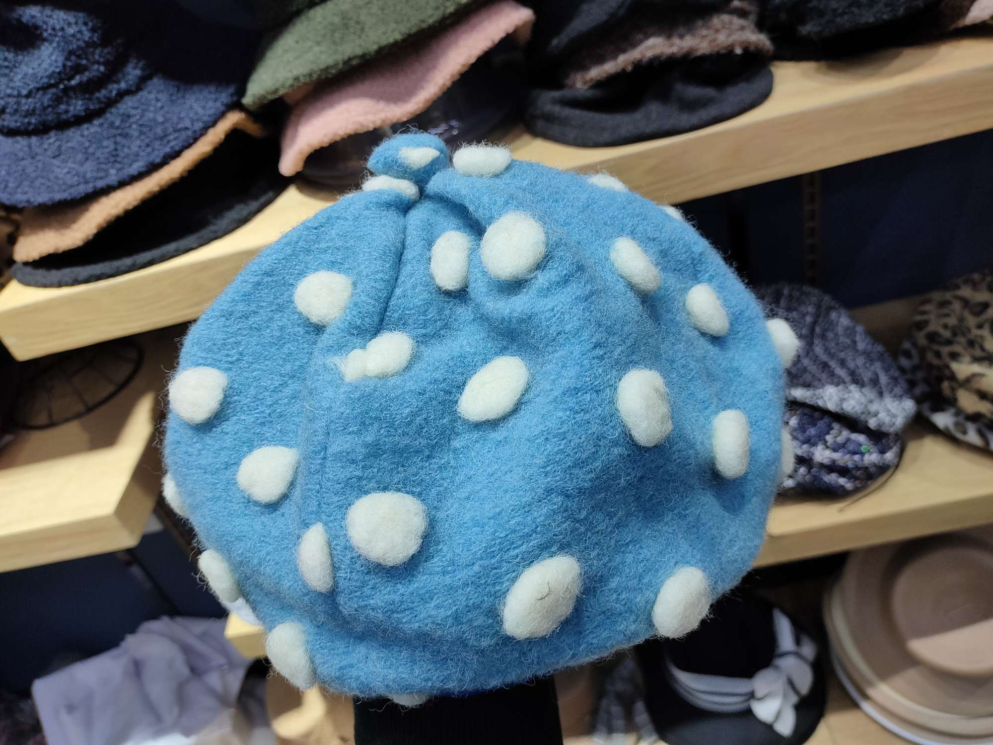 Cashmere ball bud hat Specification image