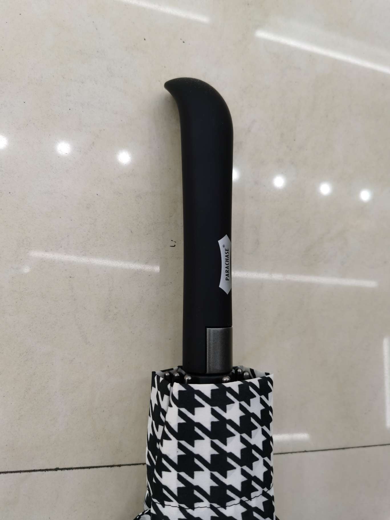 63.5x8k hand-automatic integrated thousand-bird grid umbrella with a single handle, item number 8106 details Picture