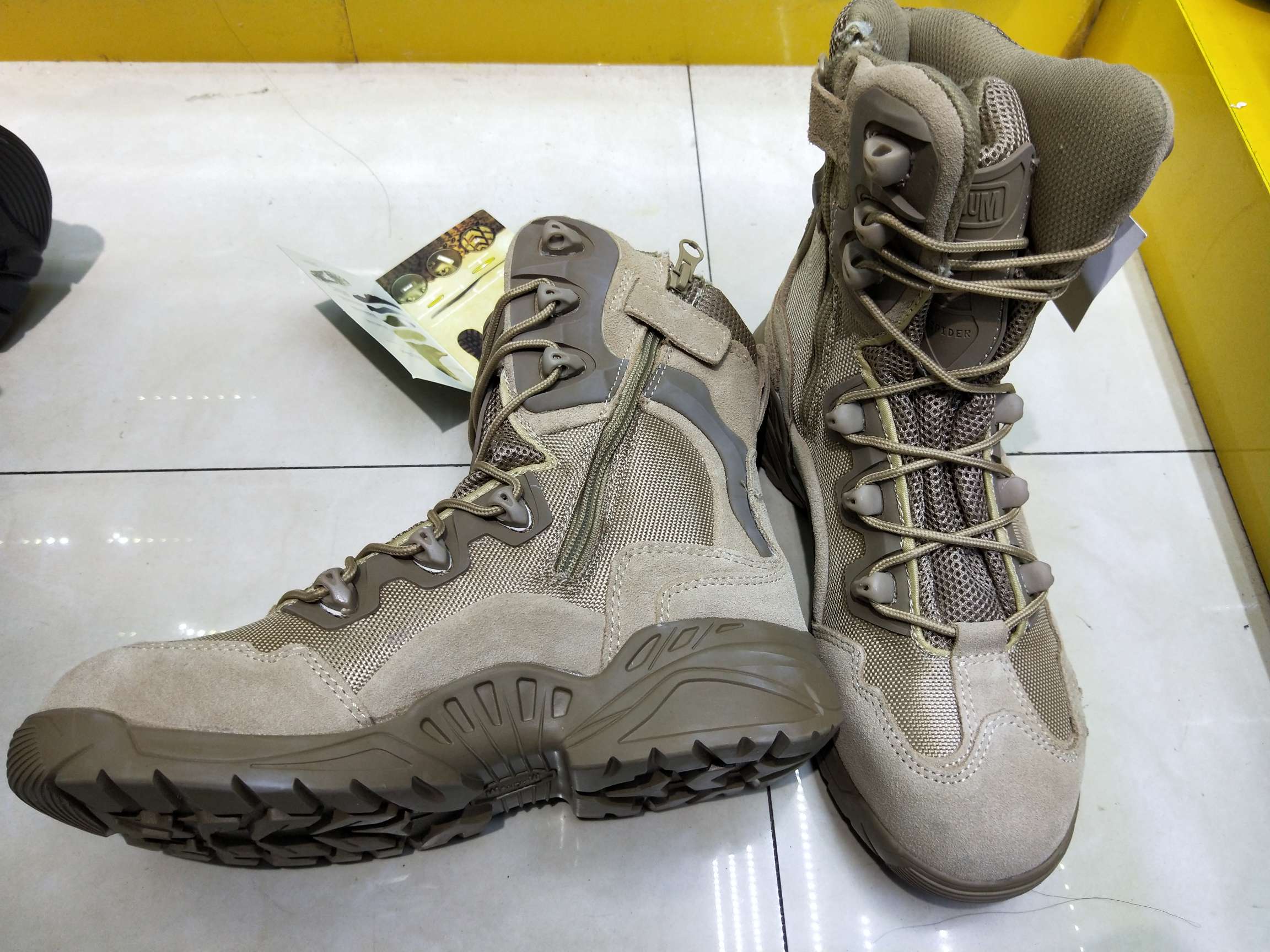 High-top desert military boots detail image 3
