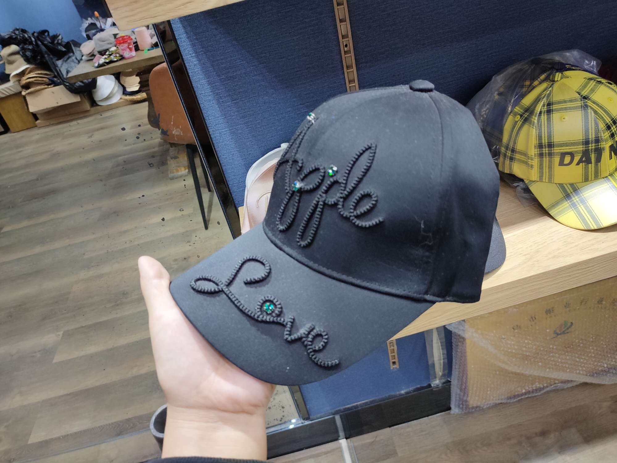 Shiny diamond baseball cap Application Scenario
