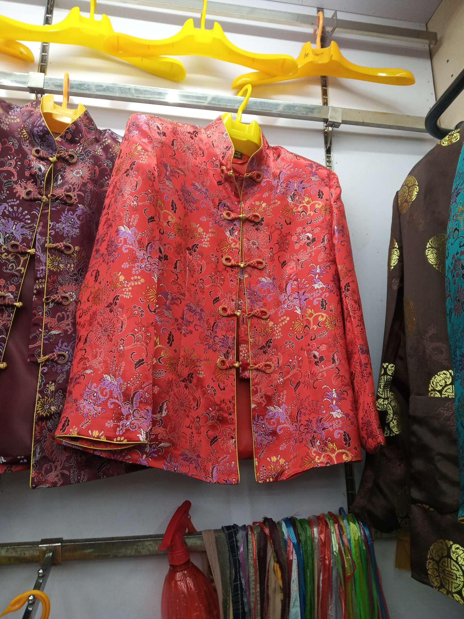 Middle-aged and elderly women wear spring and autumn coats, long-sleeved waistcoats, 60-70 years old, 80-year-old grandma wears top, mom wears autumn clothes