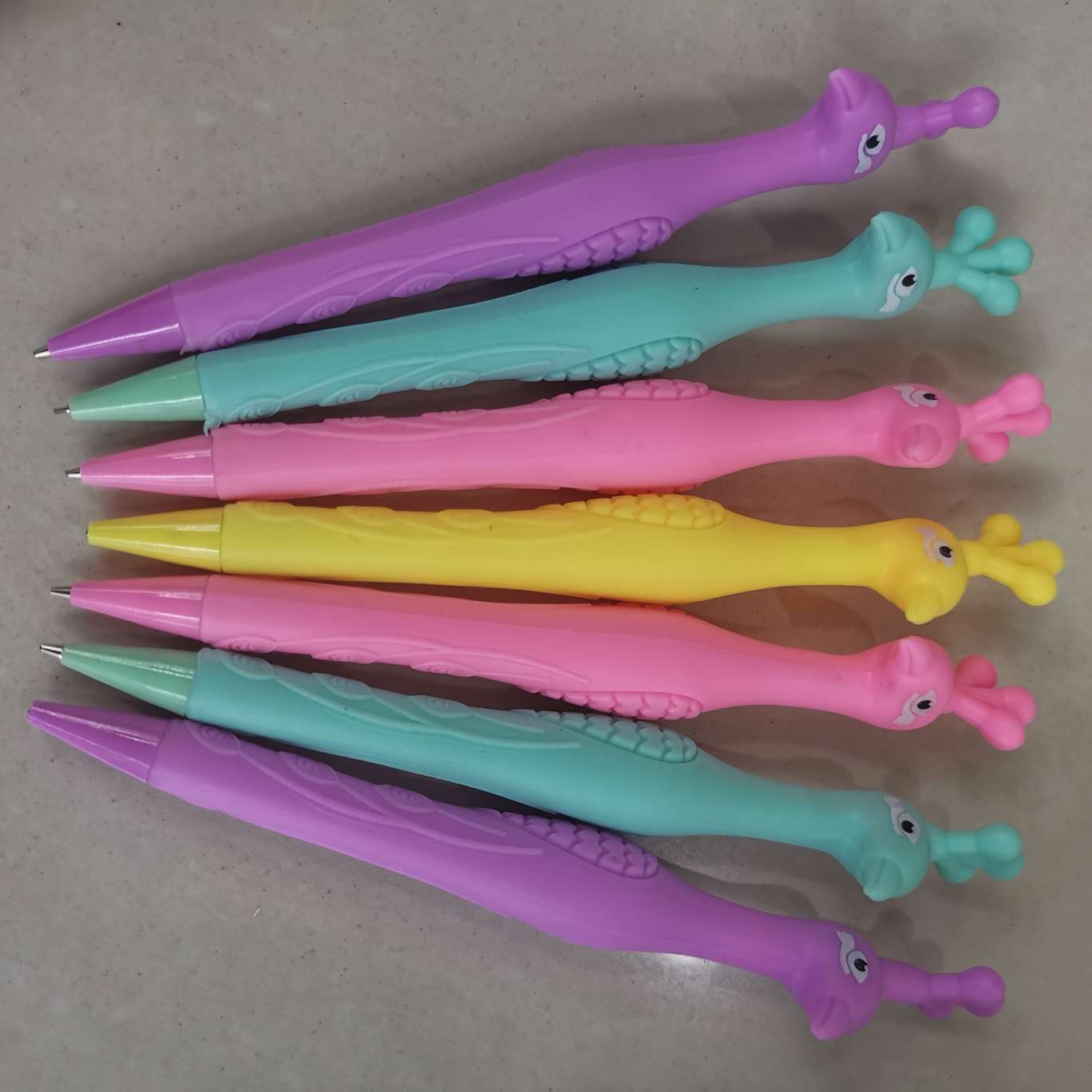 Peacock-shaped soft rubber pen detail image 1