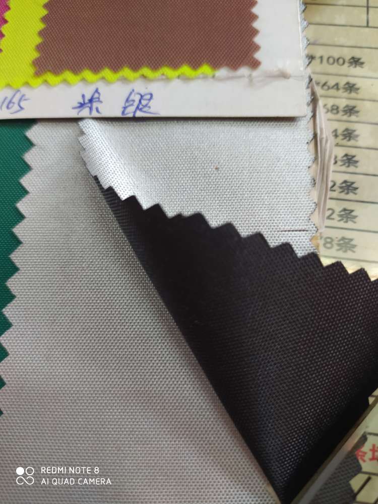 210D, 15X19 Oxford cloth black, silver-coated