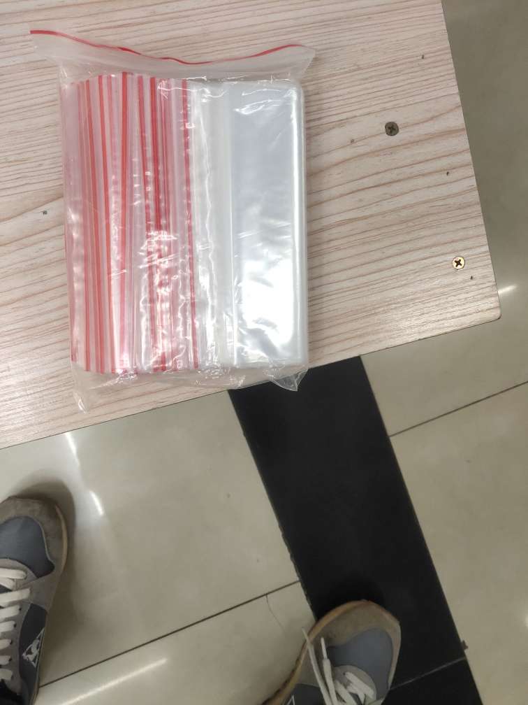 Self-sealing bag 8