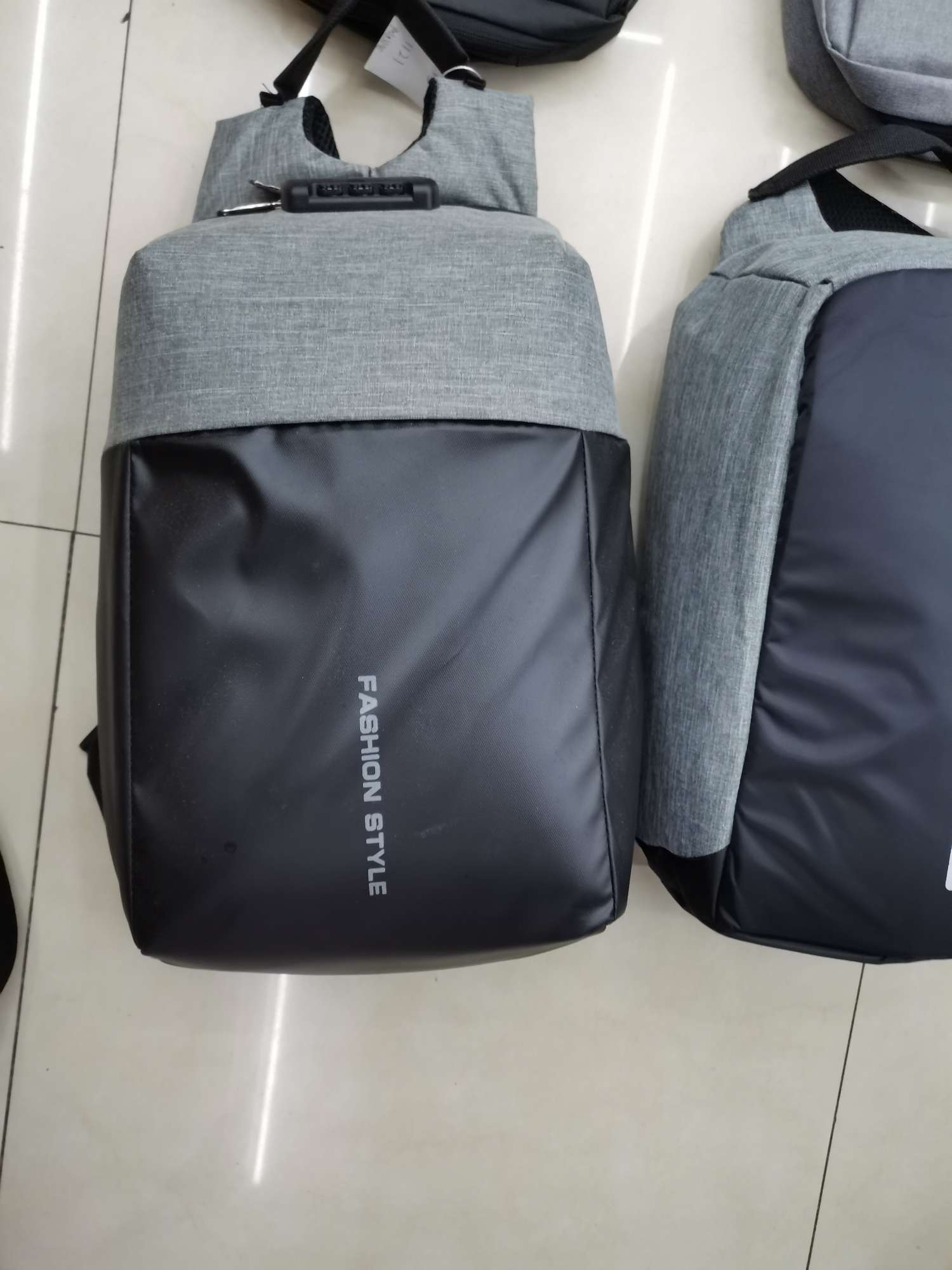 休闲双背防盗图