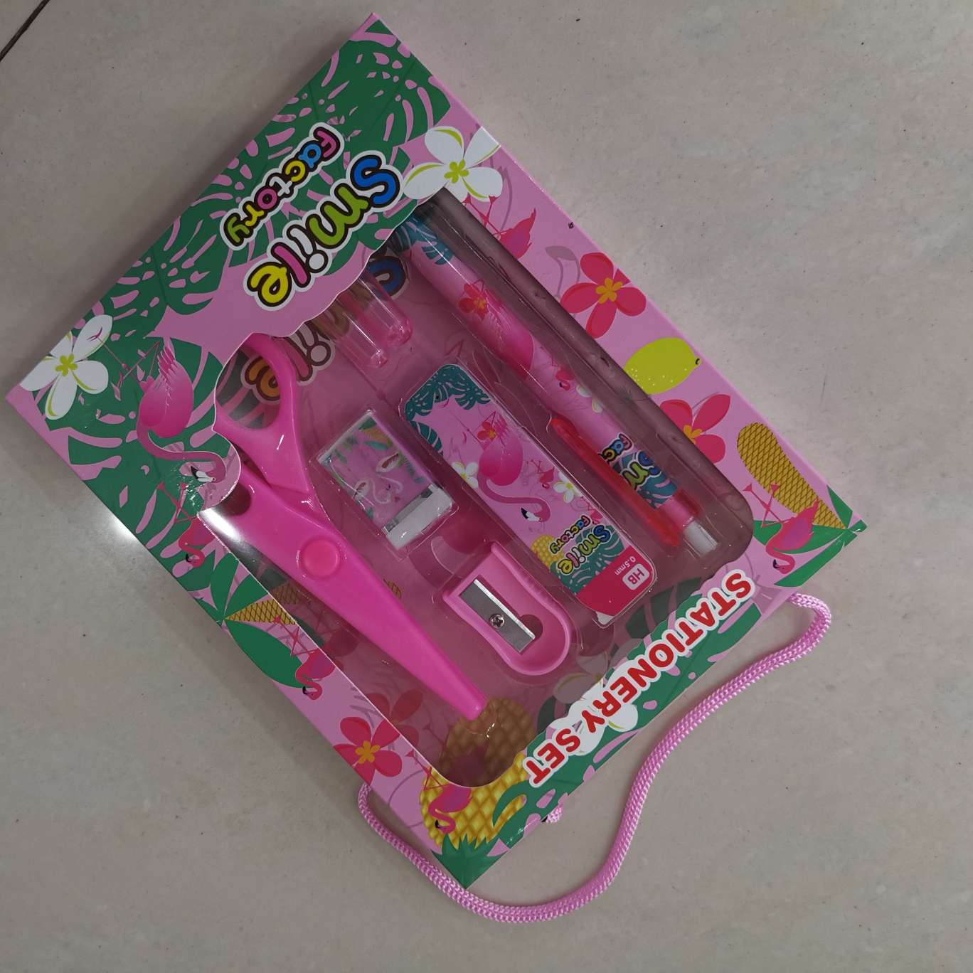 Stationery set with scissors detail image 1