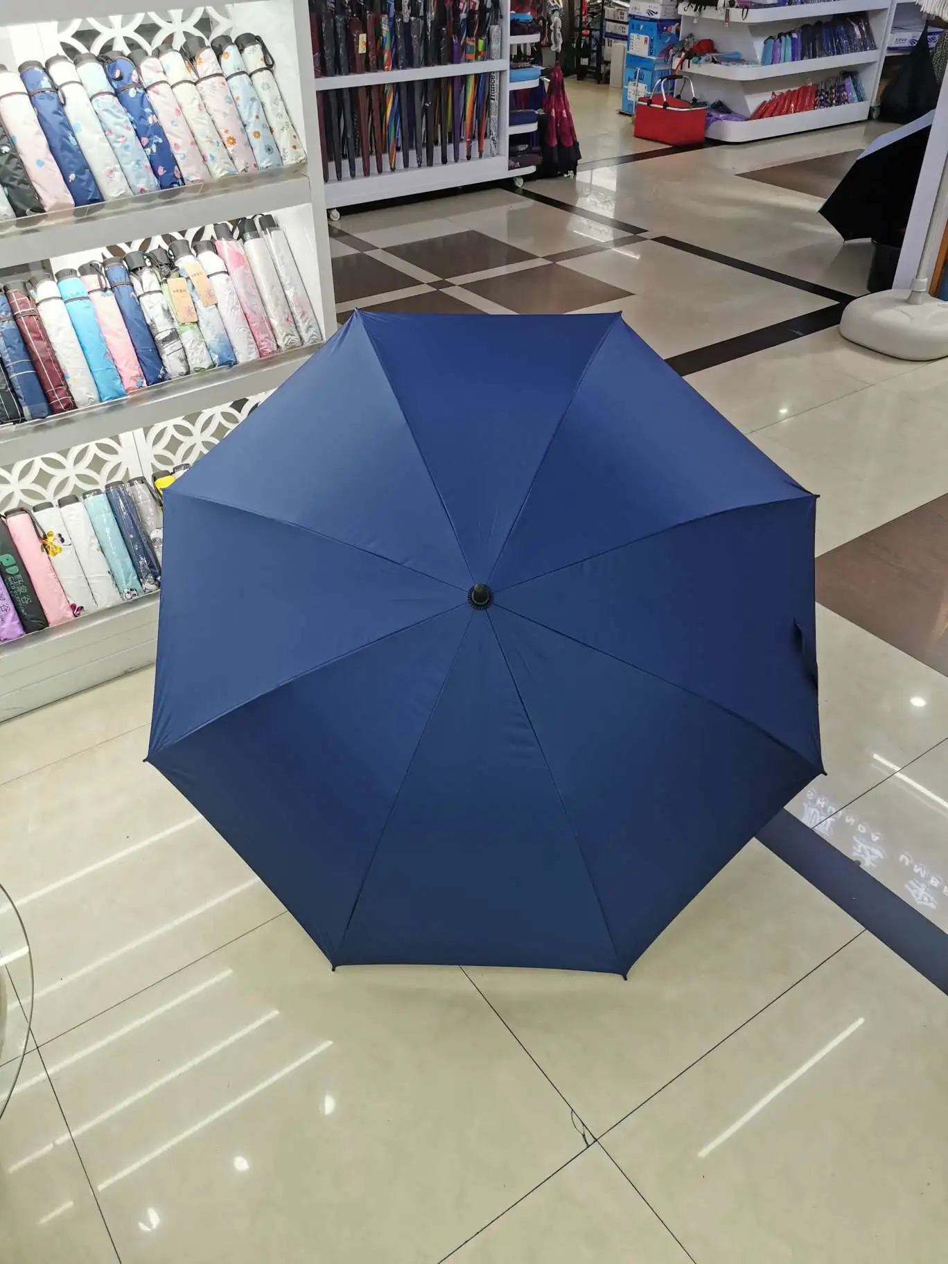 Long-handled 68.5*8k golf umbrella, solid wood handle, black rubber, sun protection and UV protection, high-end gift umbrella, advertising umbrella, can be printed with logo detail image 4