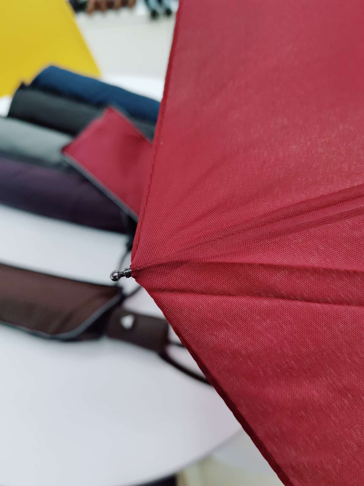 Plain-colored automatic umbrella detail image 2